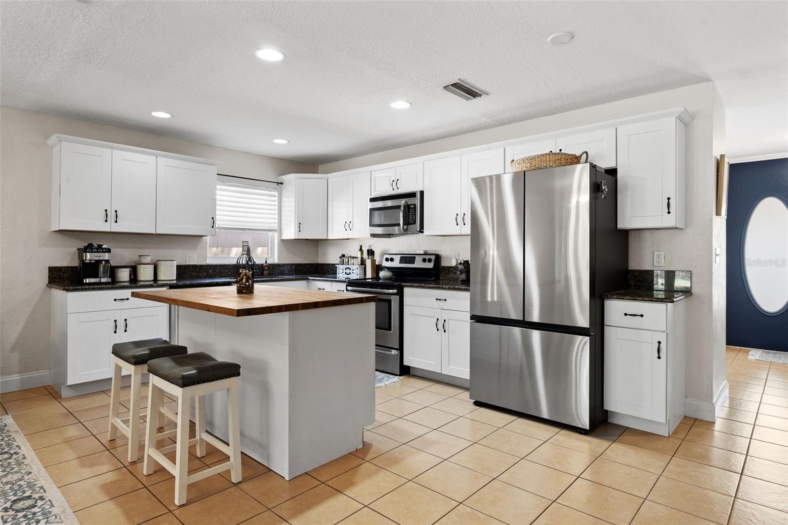 4156 IOLA DR