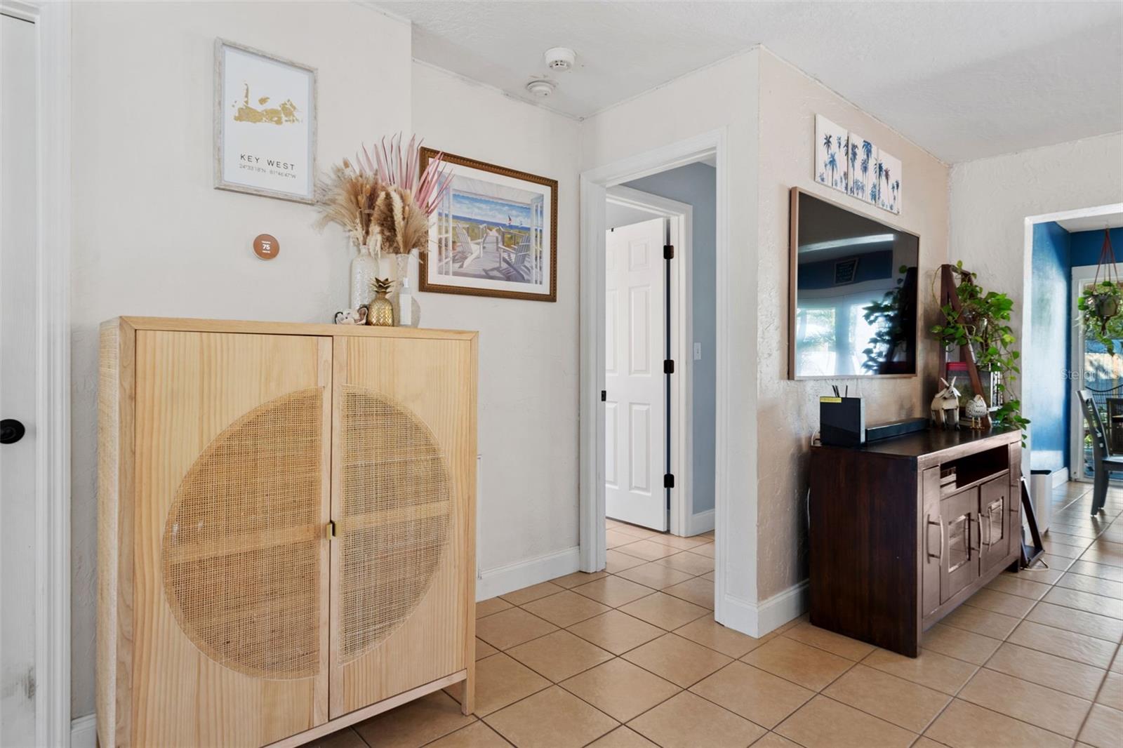 4156 IOLA DR