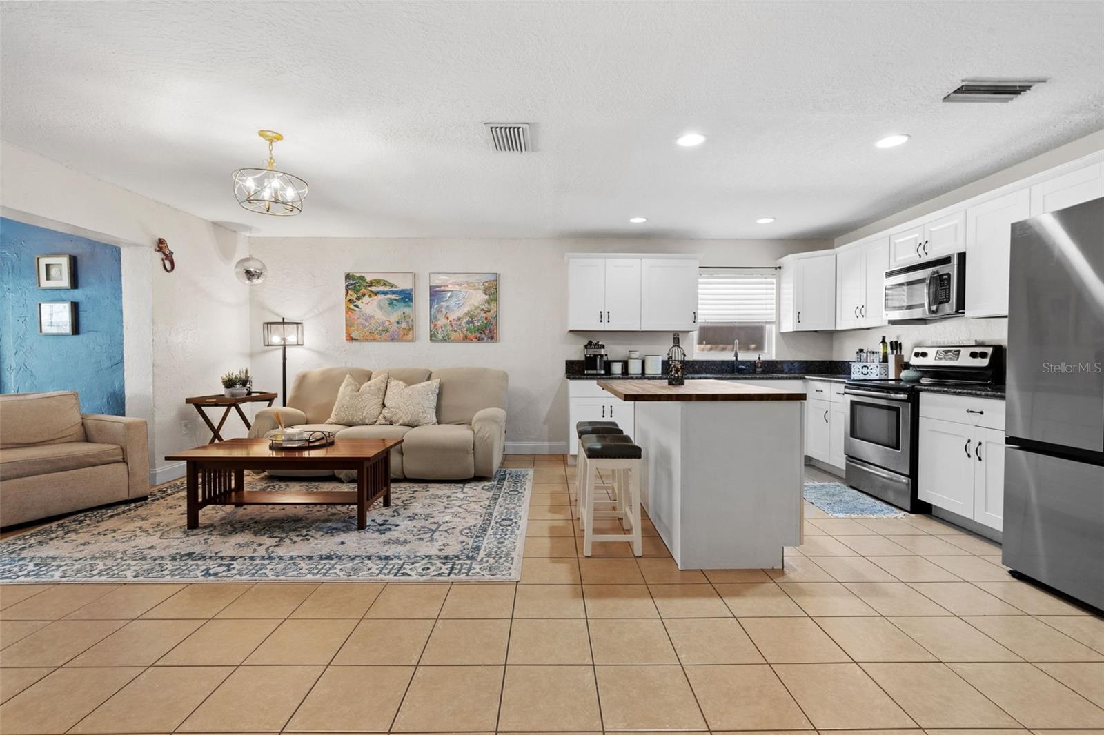 4156 IOLA DR