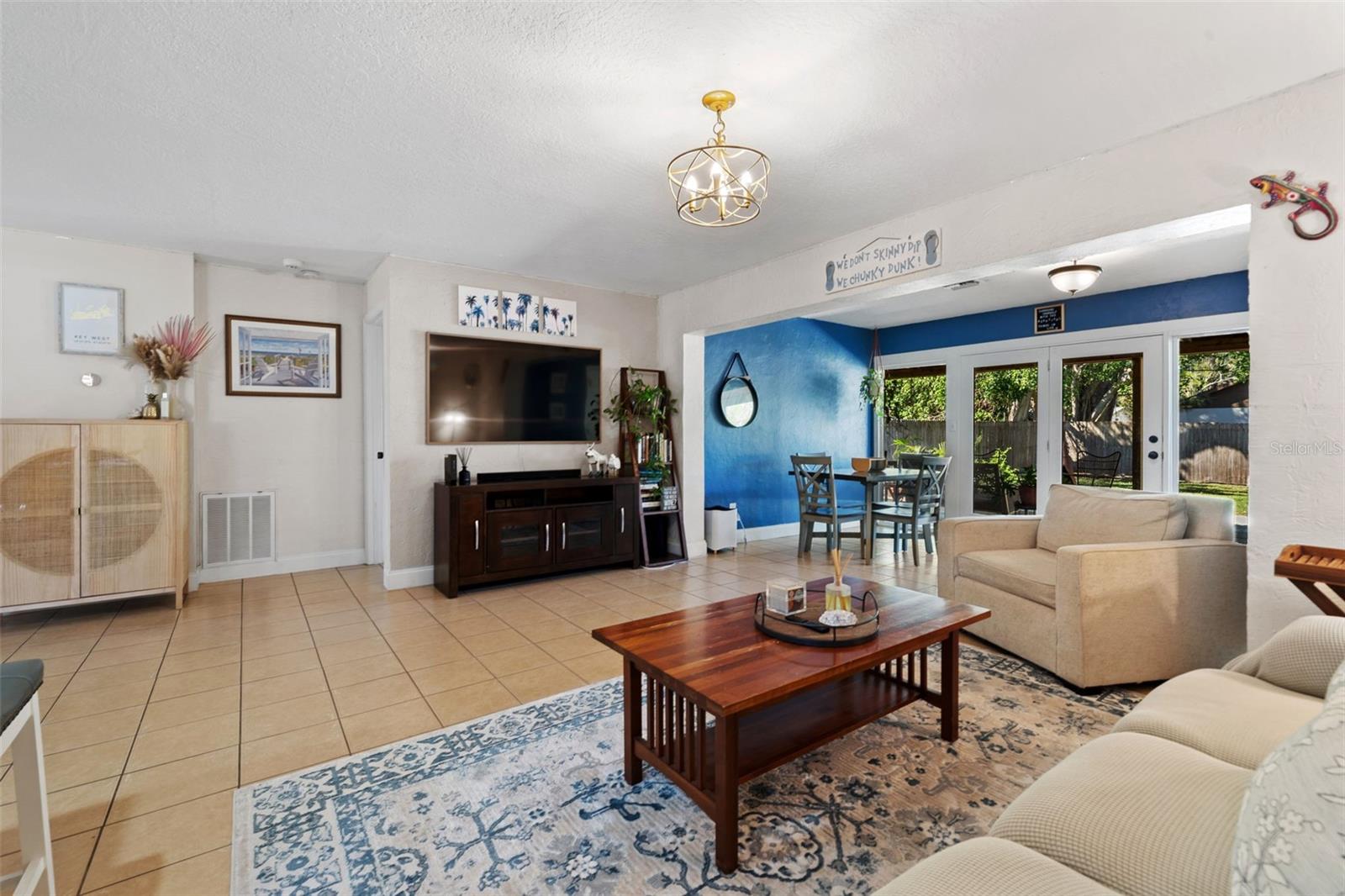 4156 IOLA DR