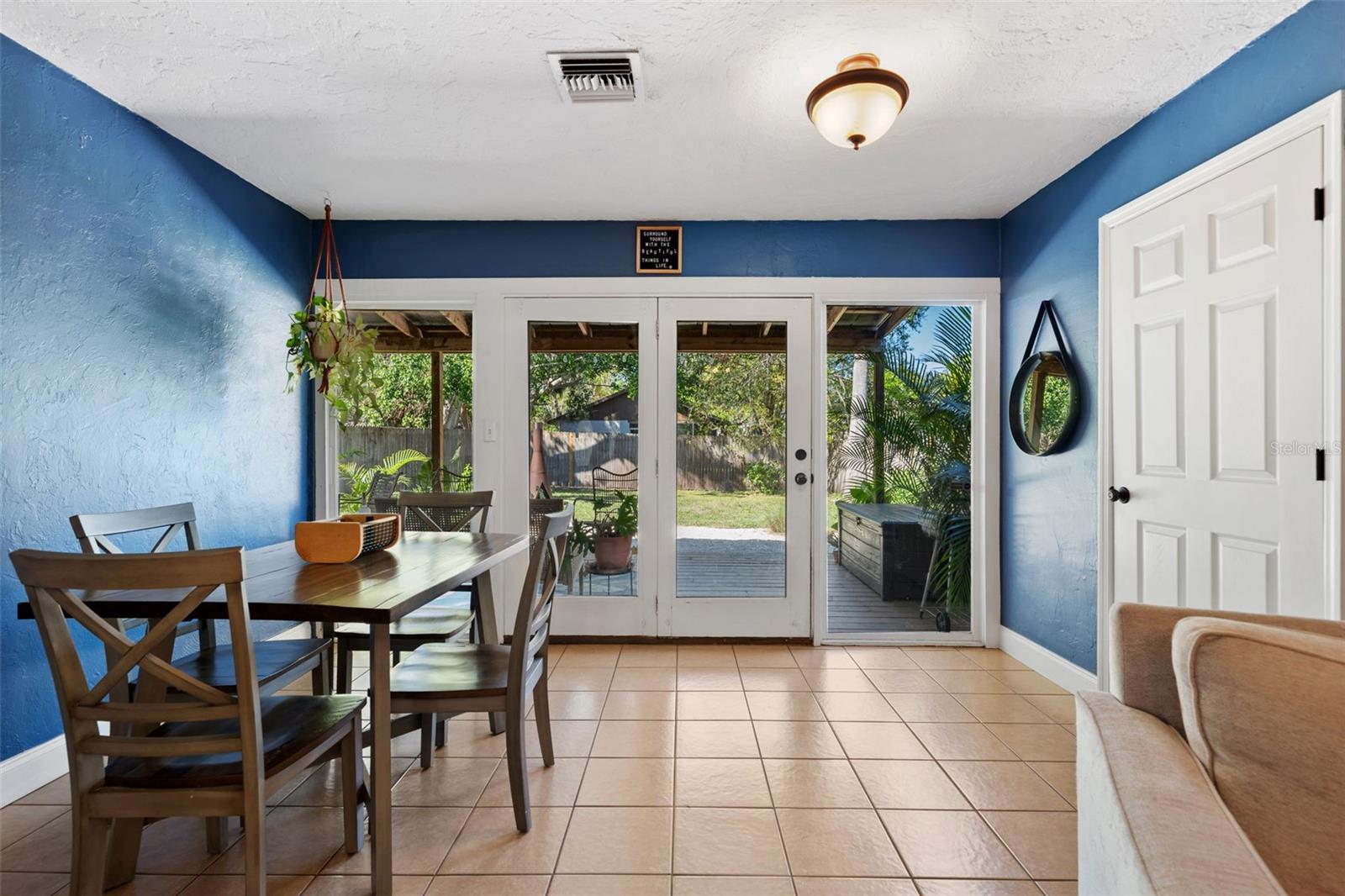 4156 IOLA DR