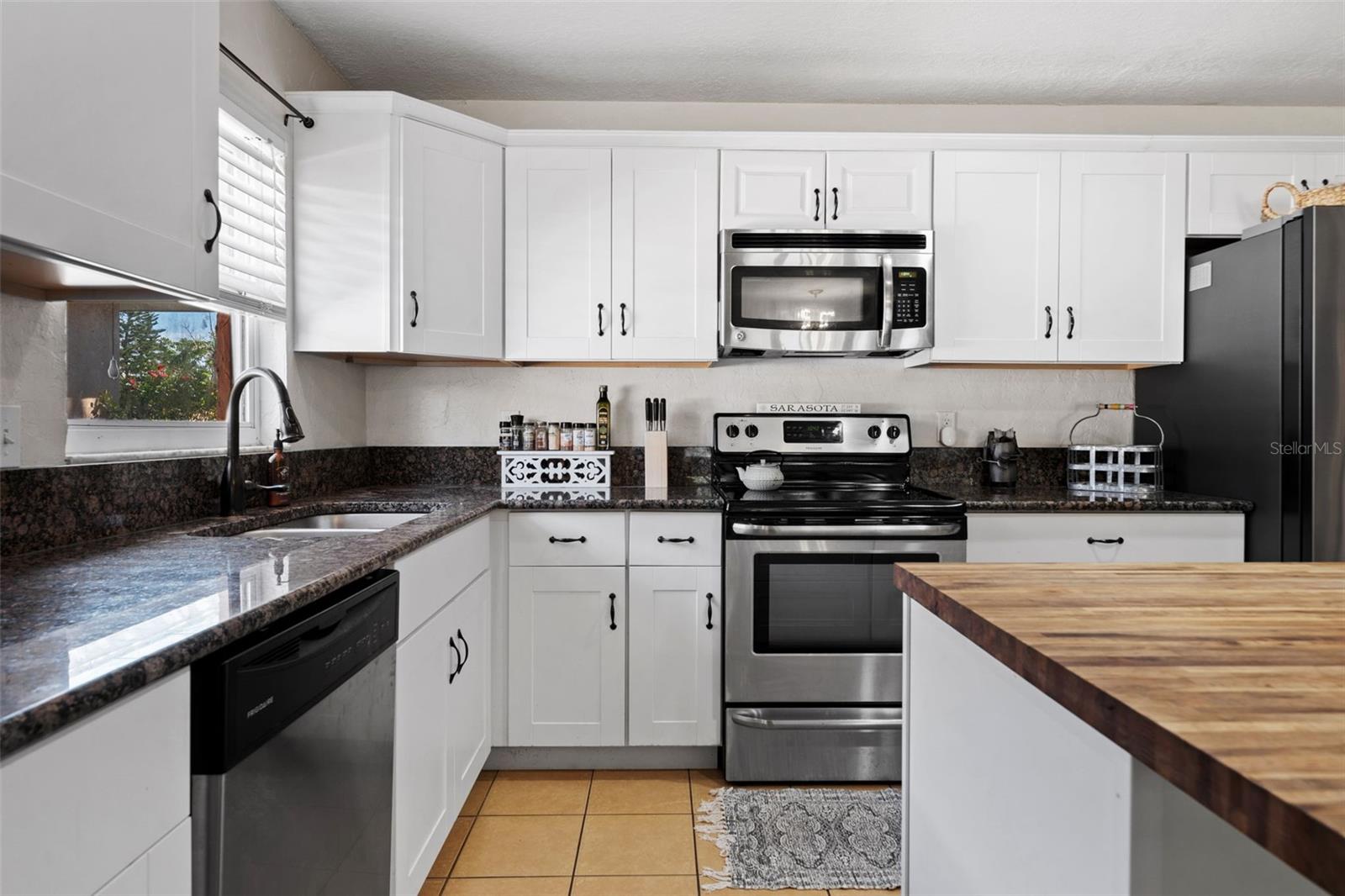 4156 IOLA DR