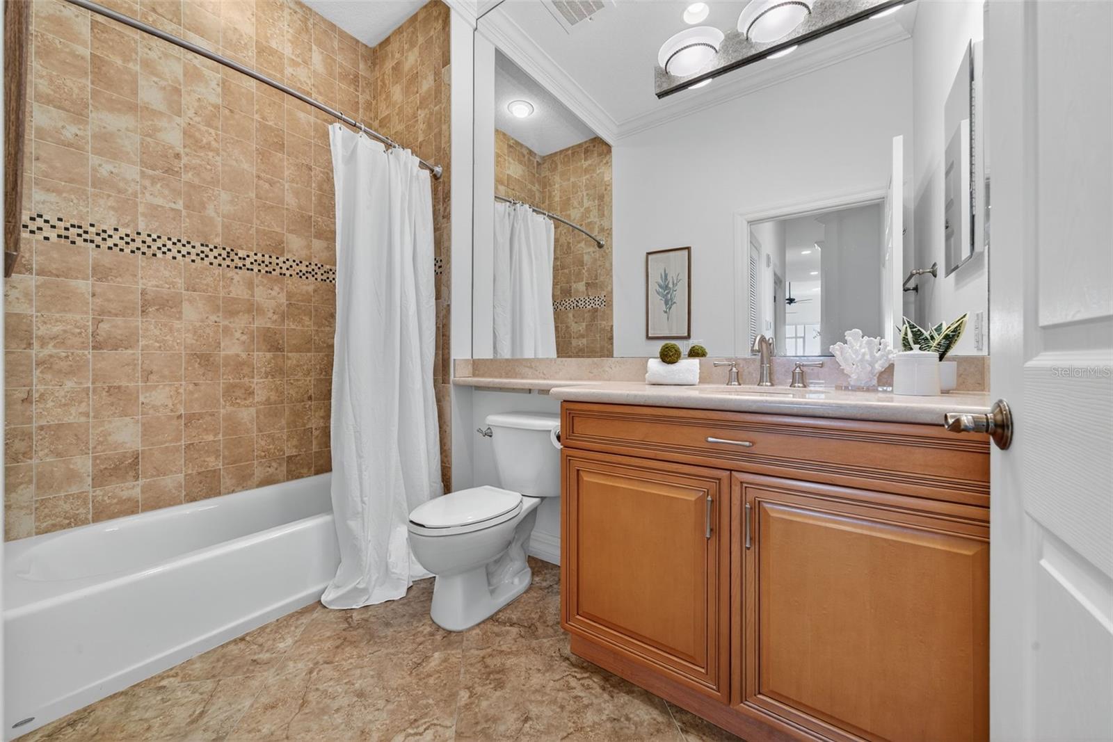 5531 CANNES CIR #801