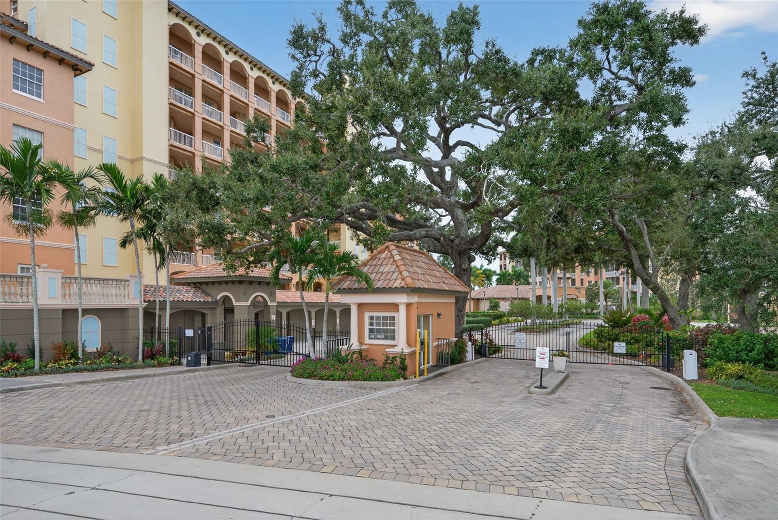 5531 CANNES CIR #801