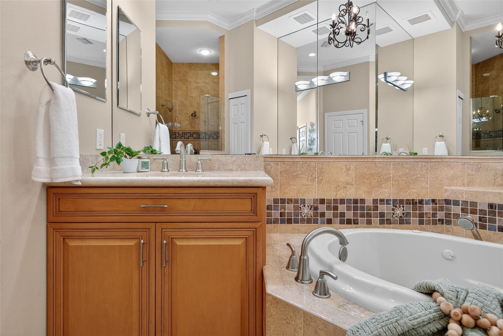 5531 CANNES CIR #801