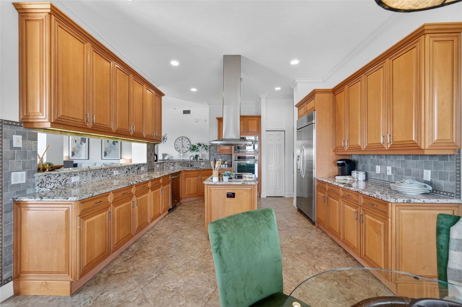 5531 CANNES CIR #801