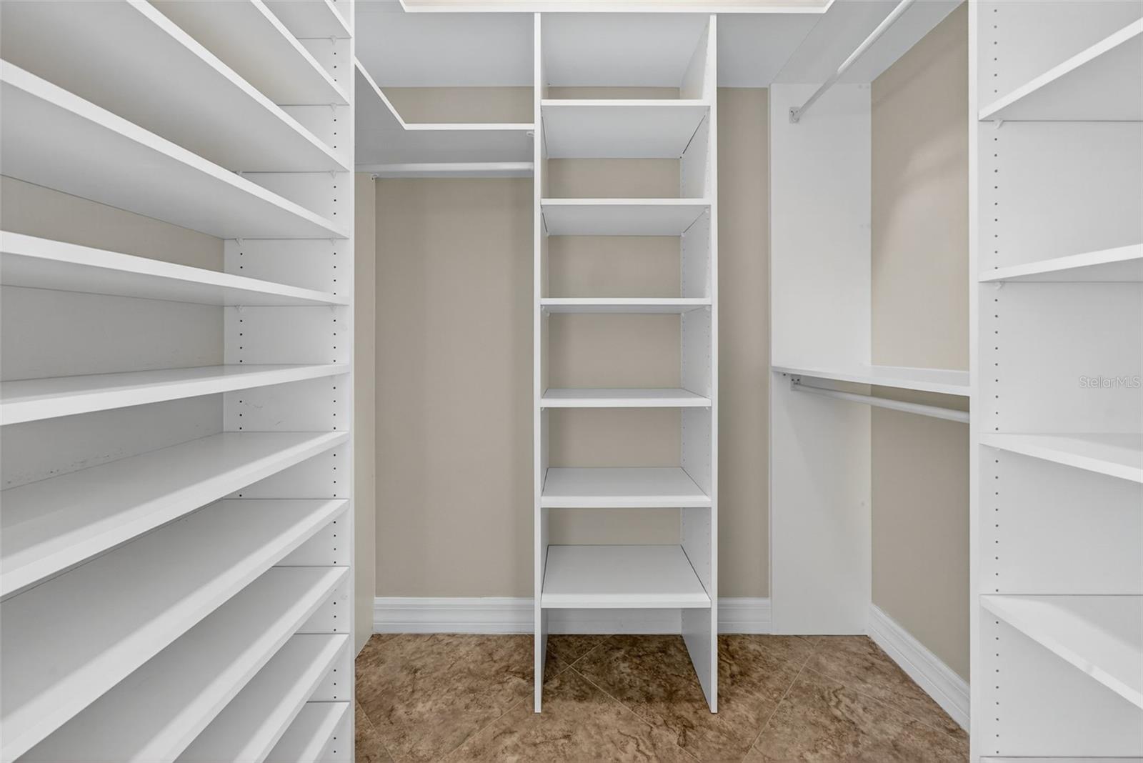 5531 CANNES CIR #801