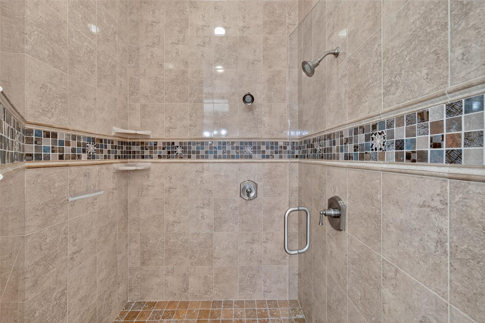 5531 CANNES CIR #801