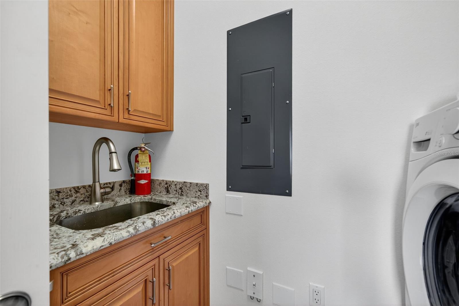 5531 CANNES CIR #801