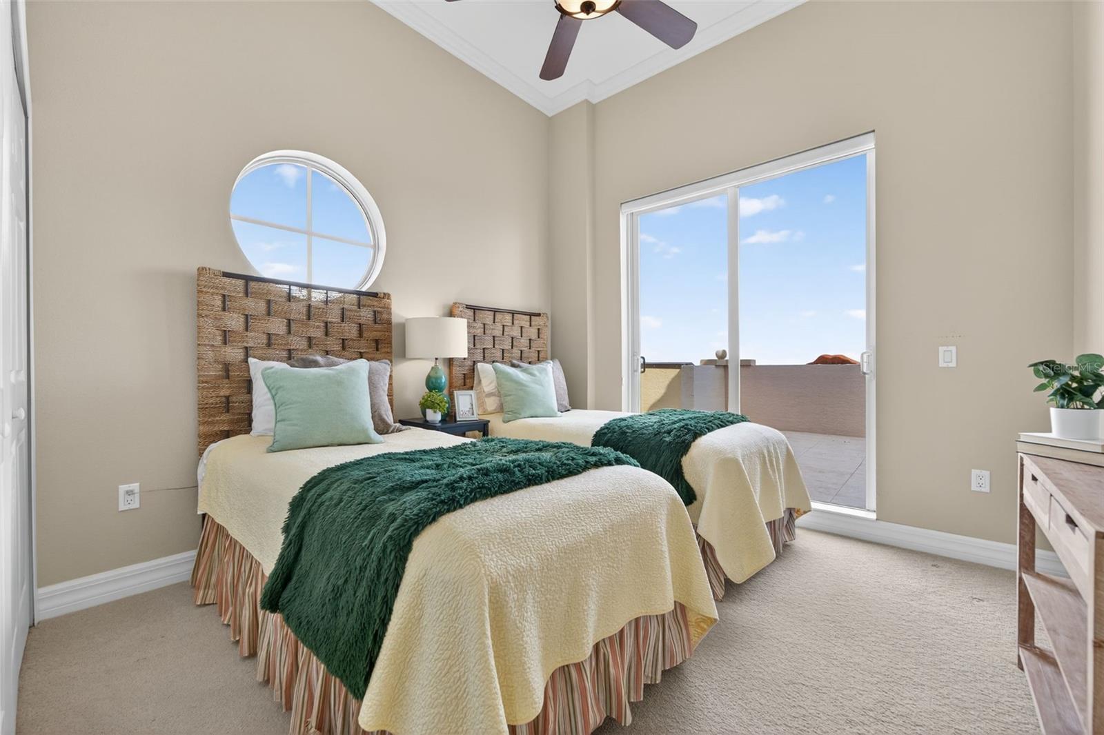 5531 CANNES CIR #801