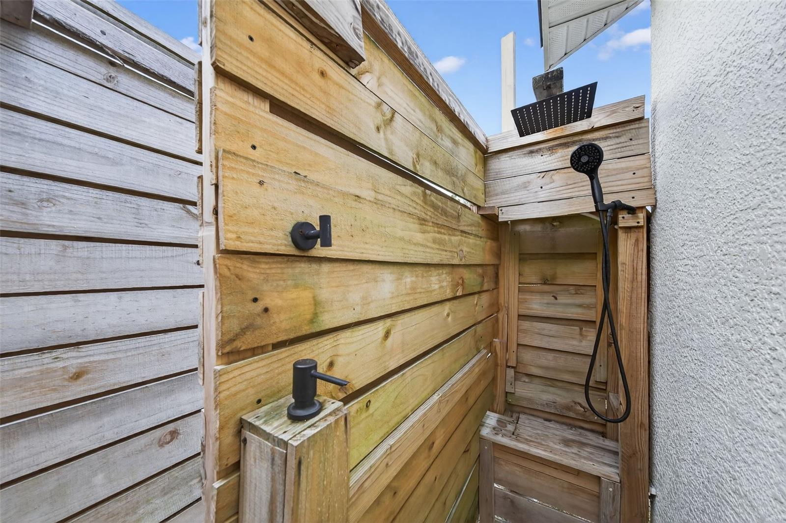 6325 35TH AVENUE CIR E