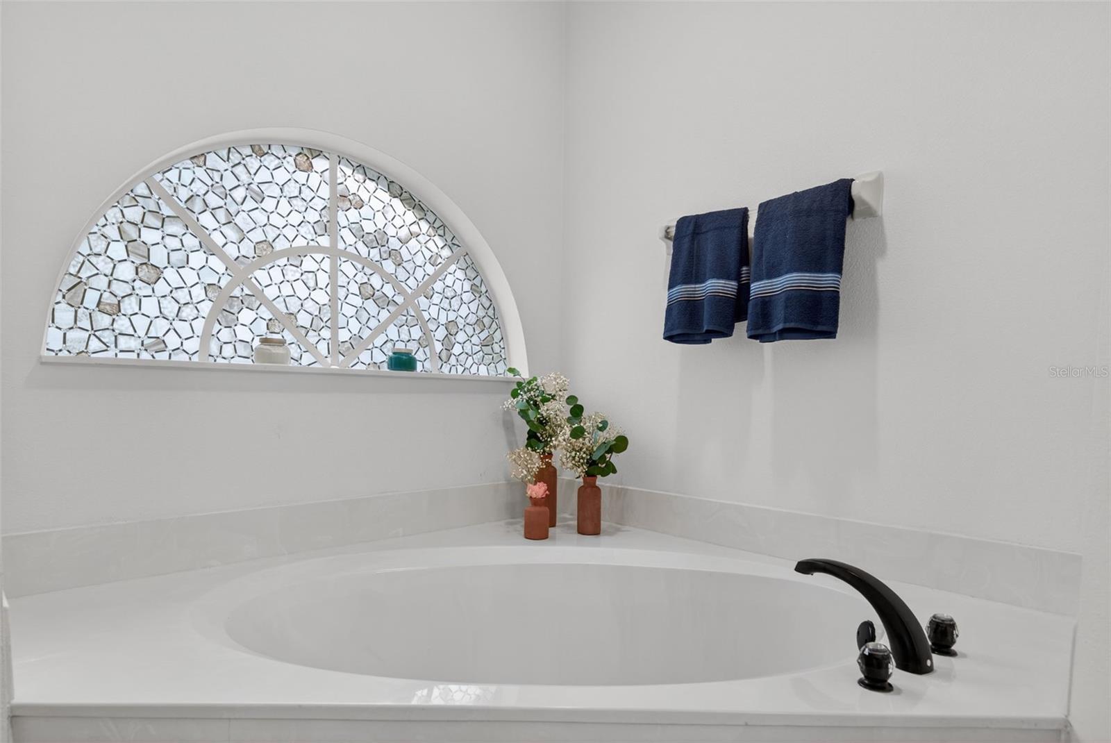 6325 35TH AVENUE CIR E