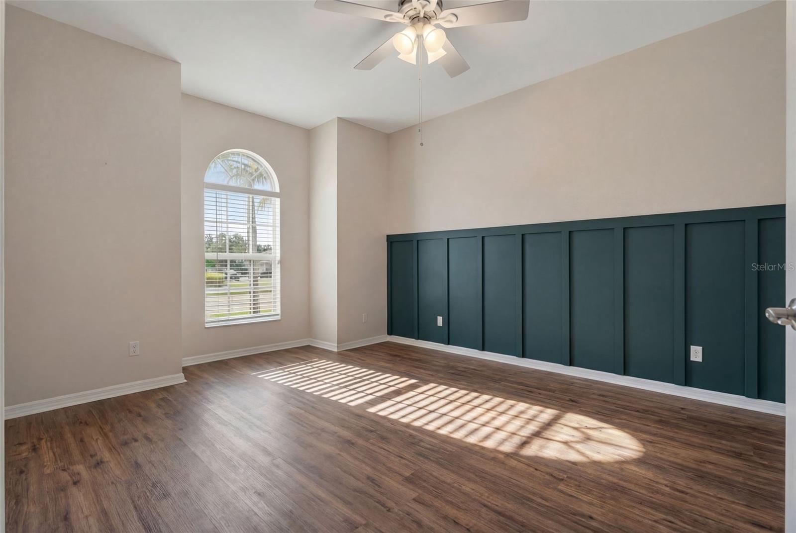 6325 35TH AVENUE CIR E