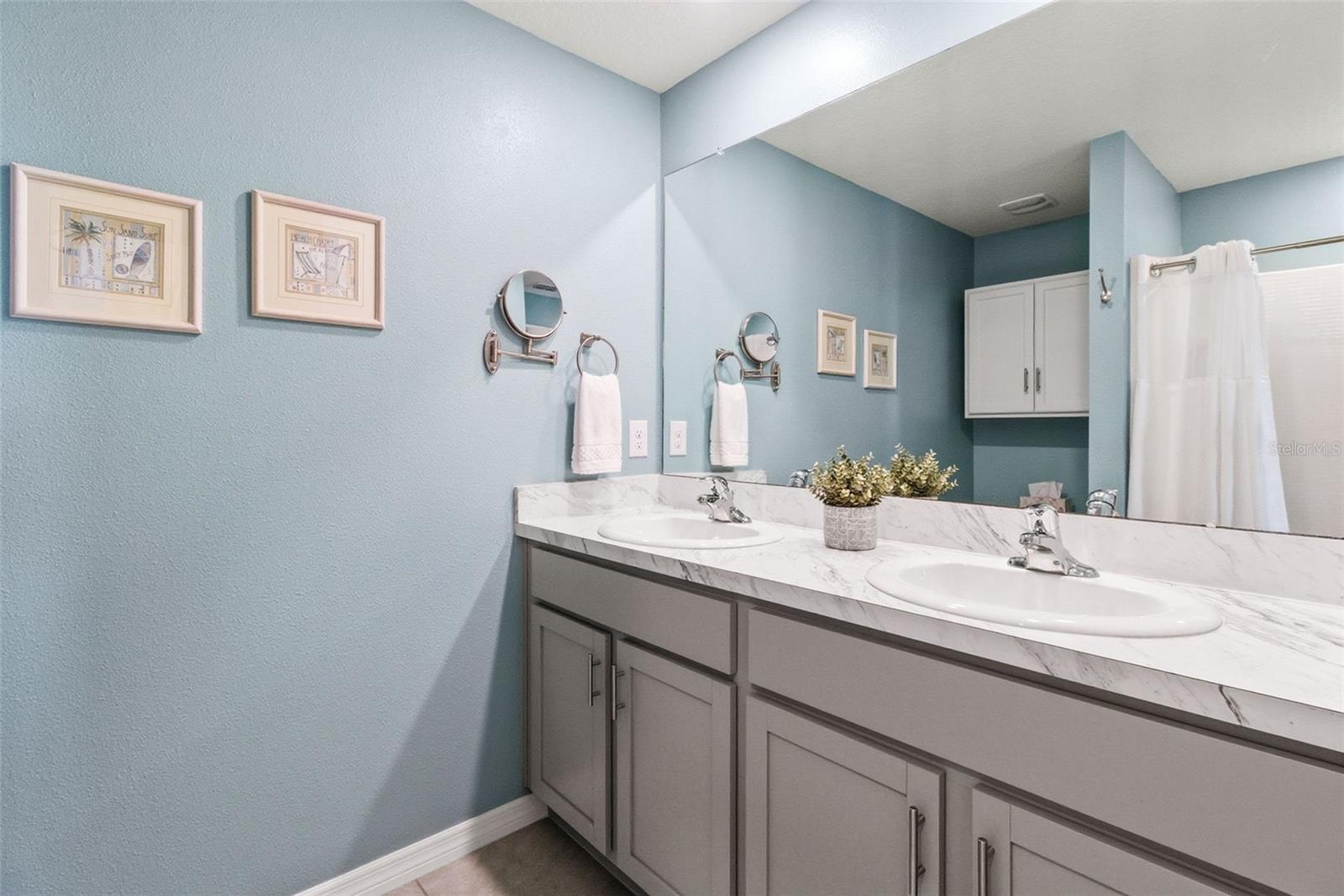 3718 MANNERED GOLD AVE