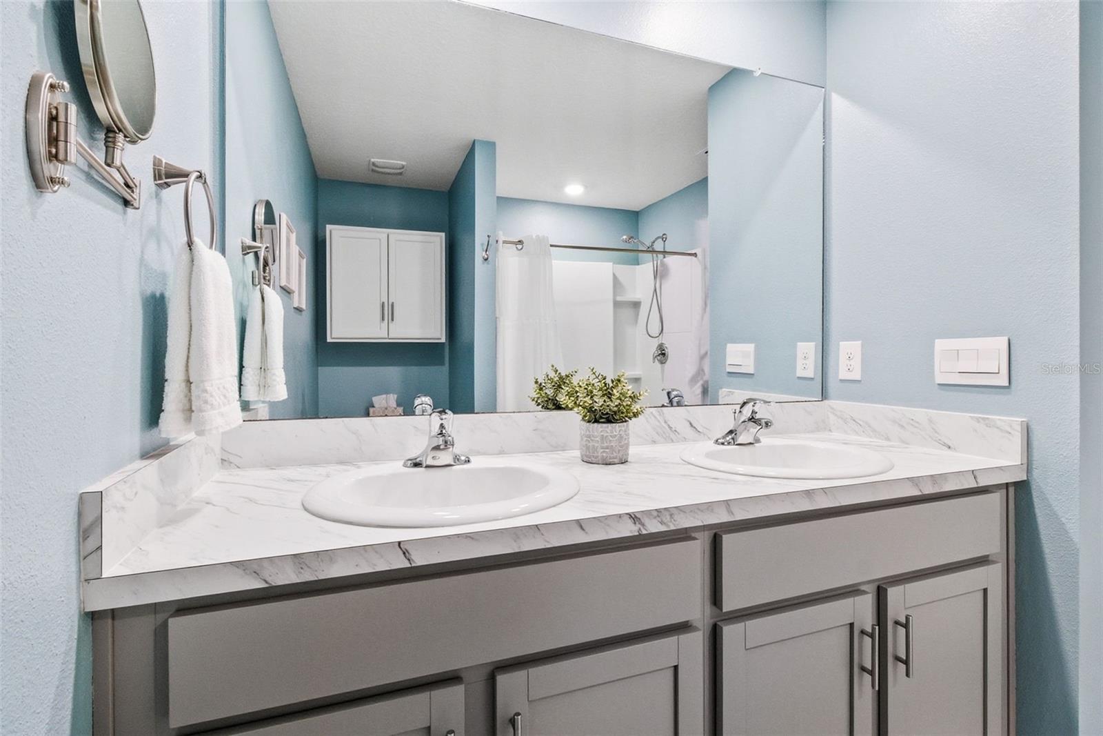 3718 MANNERED GOLD AVE