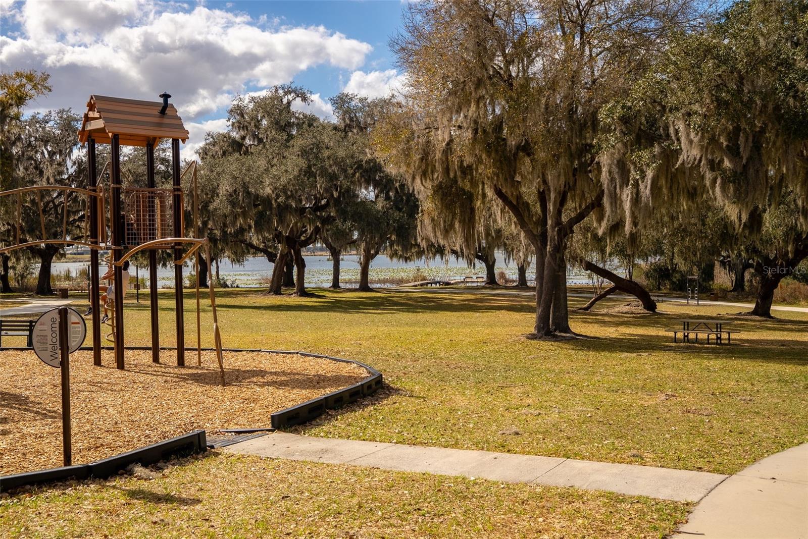 8903 DRUMMER PLANK DR