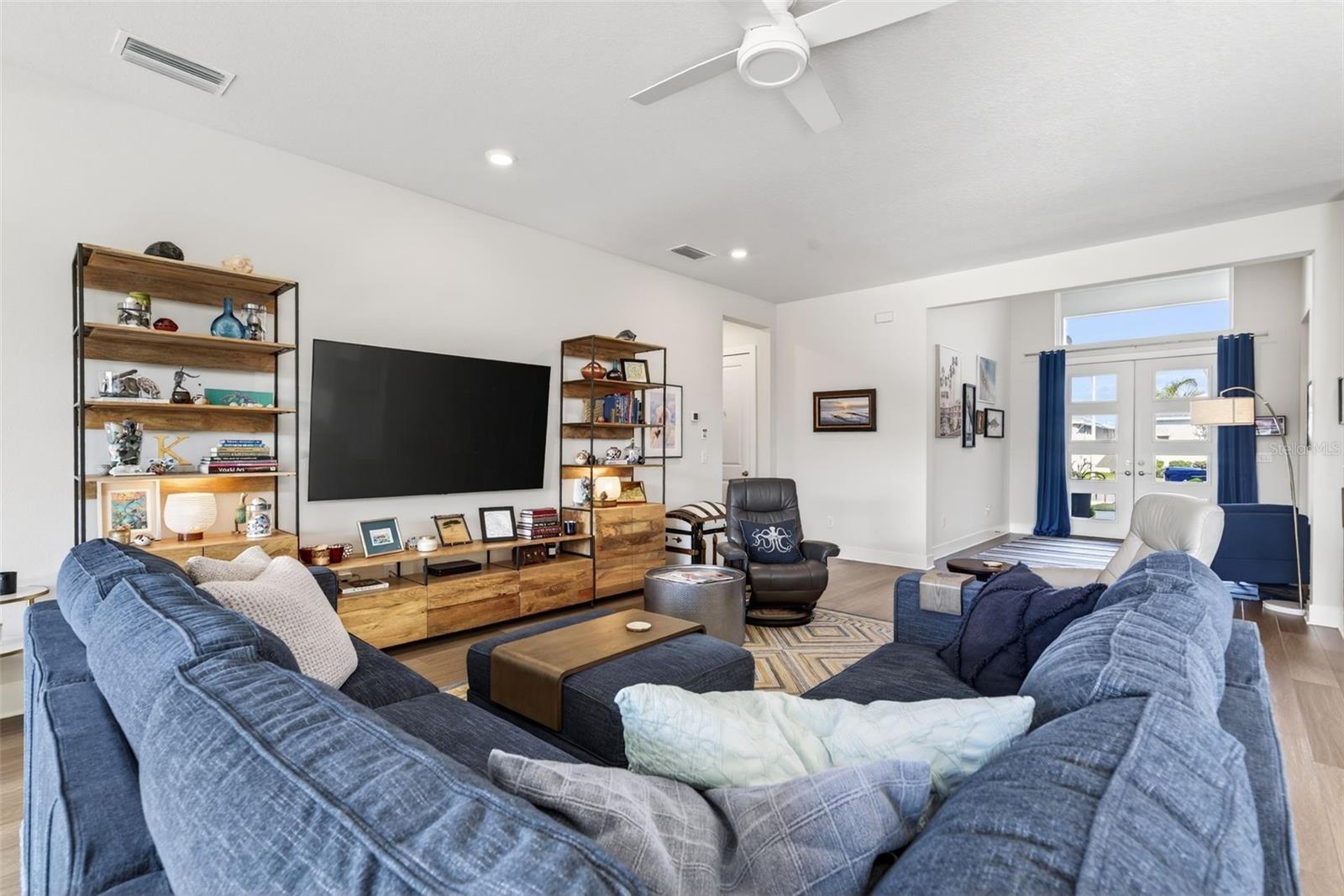 8903 DRUMMER PLANK DR