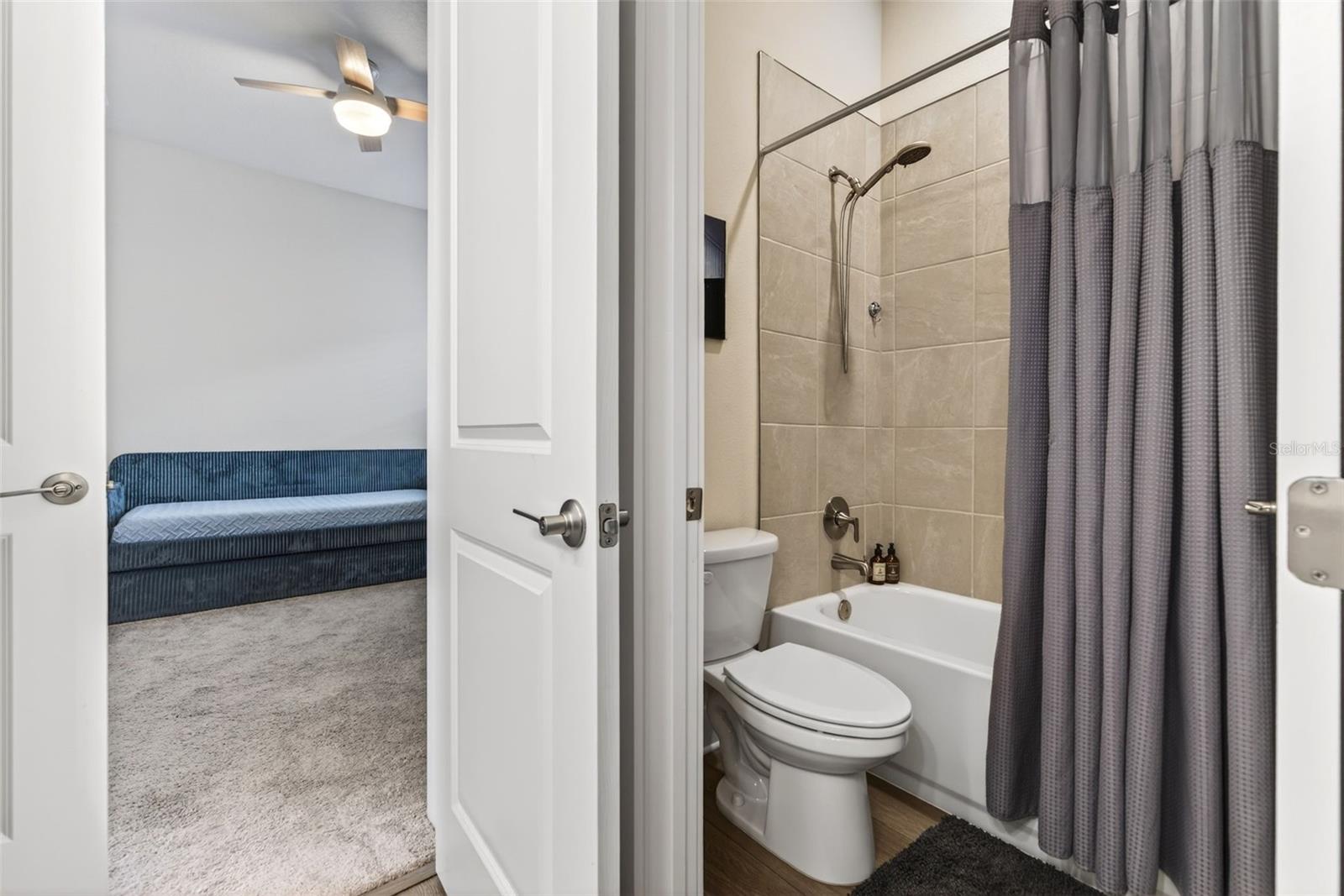 8903 DRUMMER PLANK DR