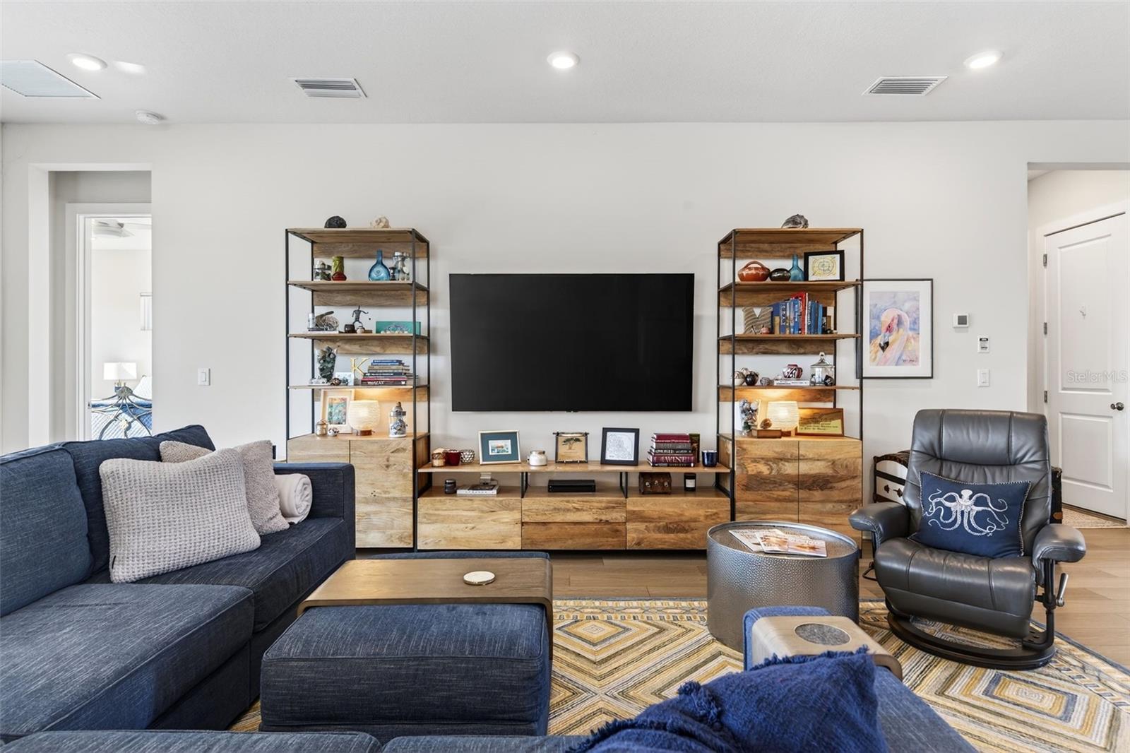 8903 DRUMMER PLANK DR