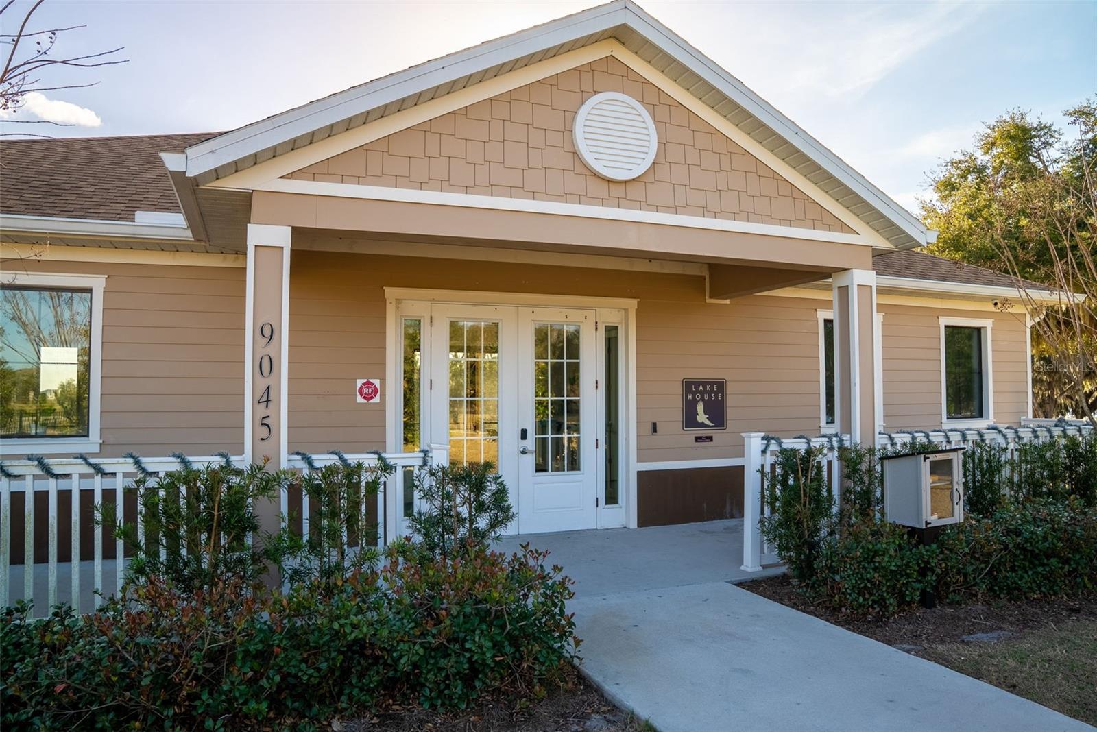 8903 DRUMMER PLANK DR