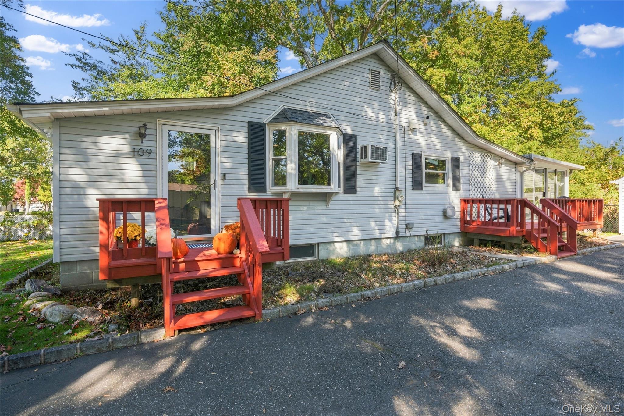 109 Lakeview Drive