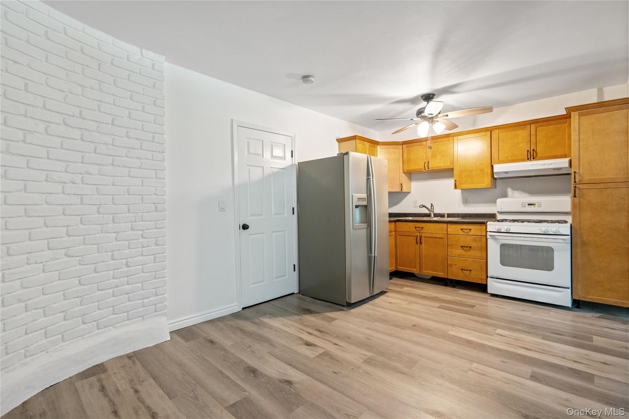 2 Mount Sinai Avenue S