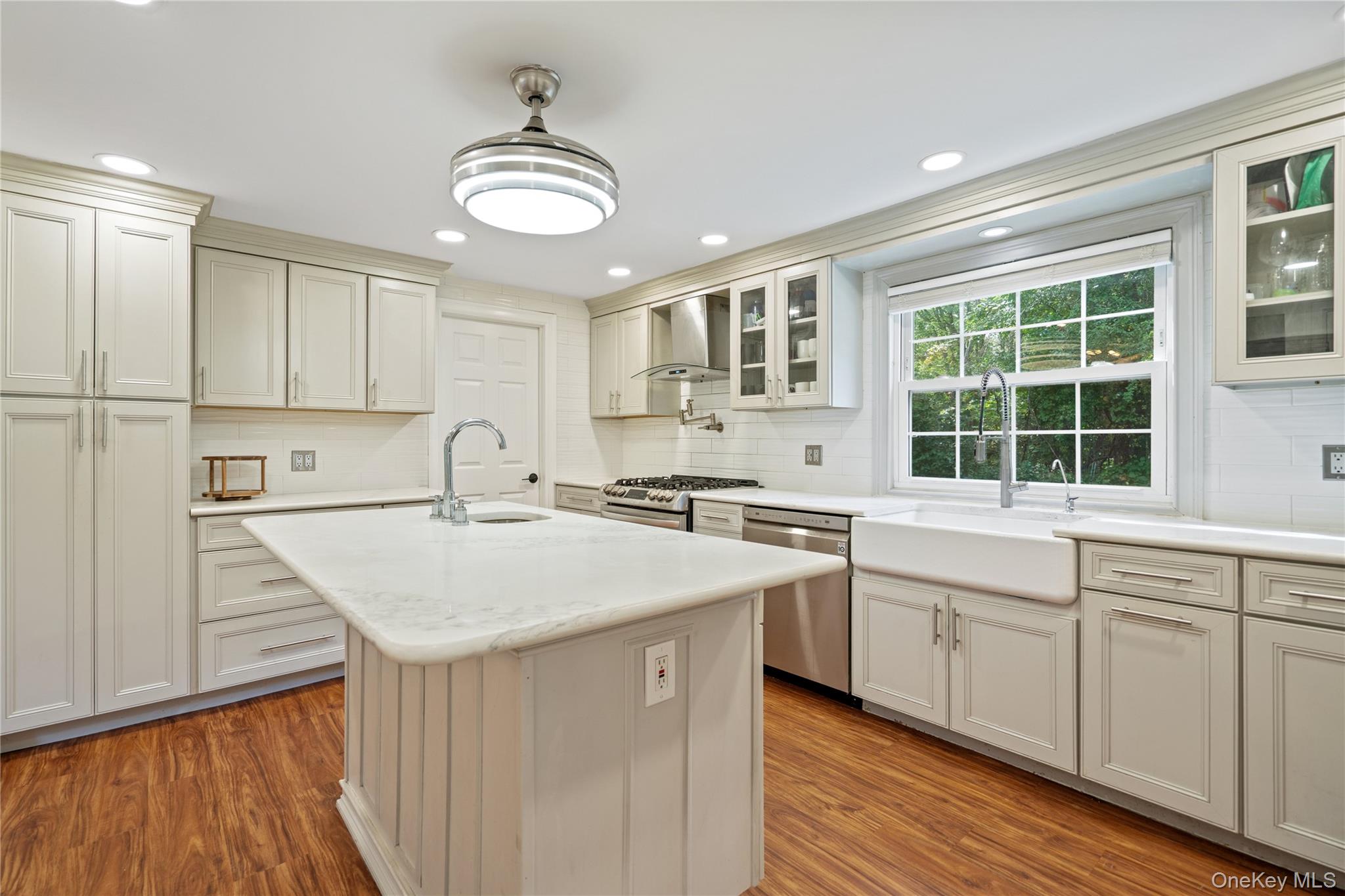 2 Mount Sinai Avenue S