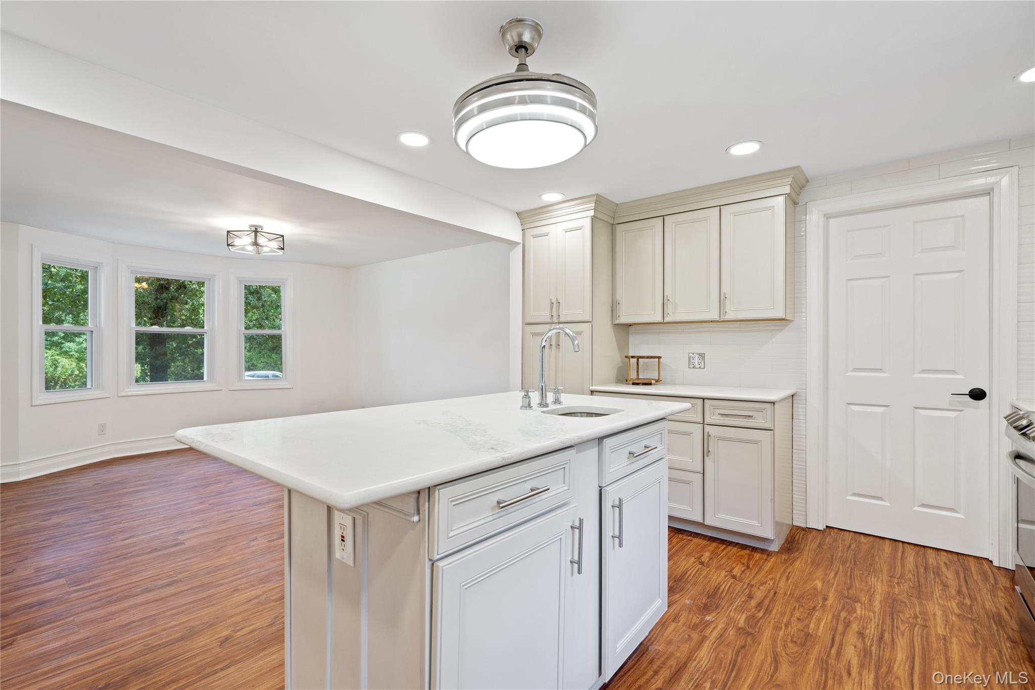 2 Mount Sinai Avenue S