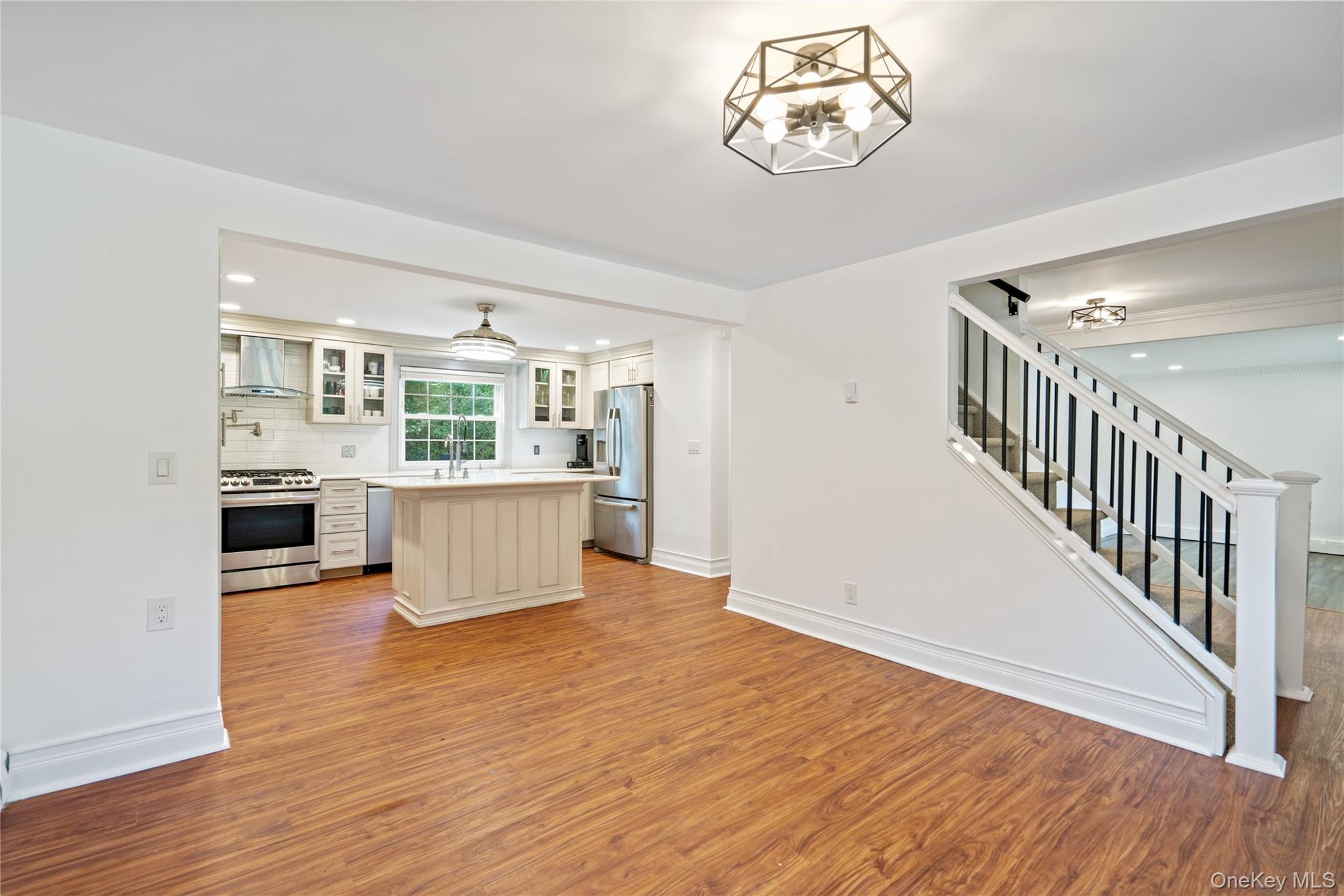 2 Mount Sinai Avenue S