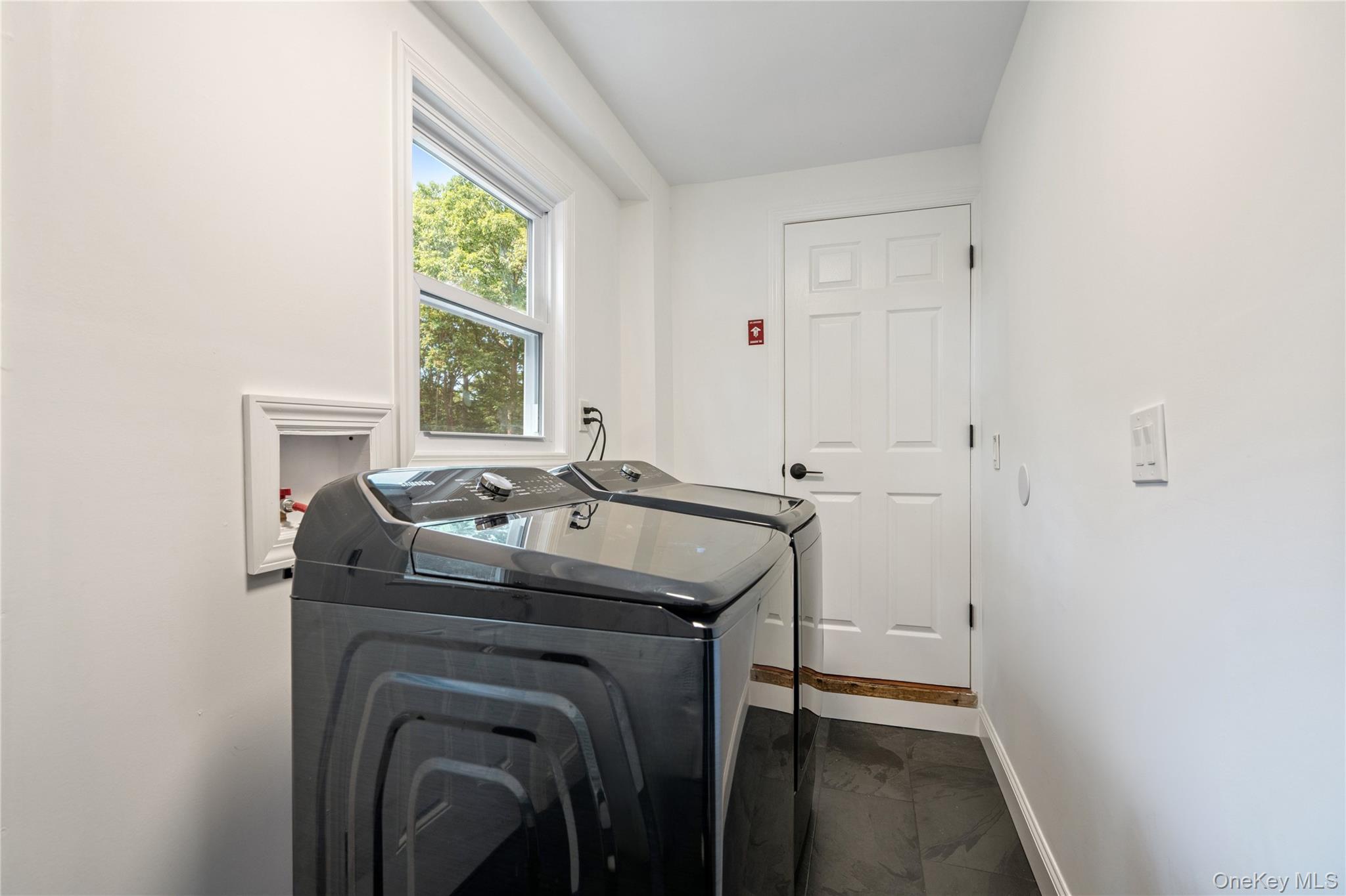 2 Mount Sinai Avenue S