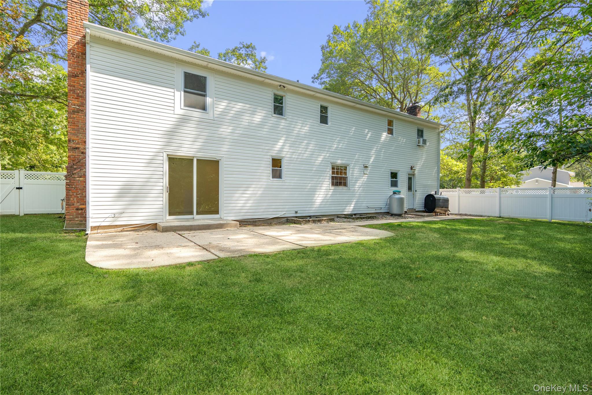 2 Mount Sinai Avenue S