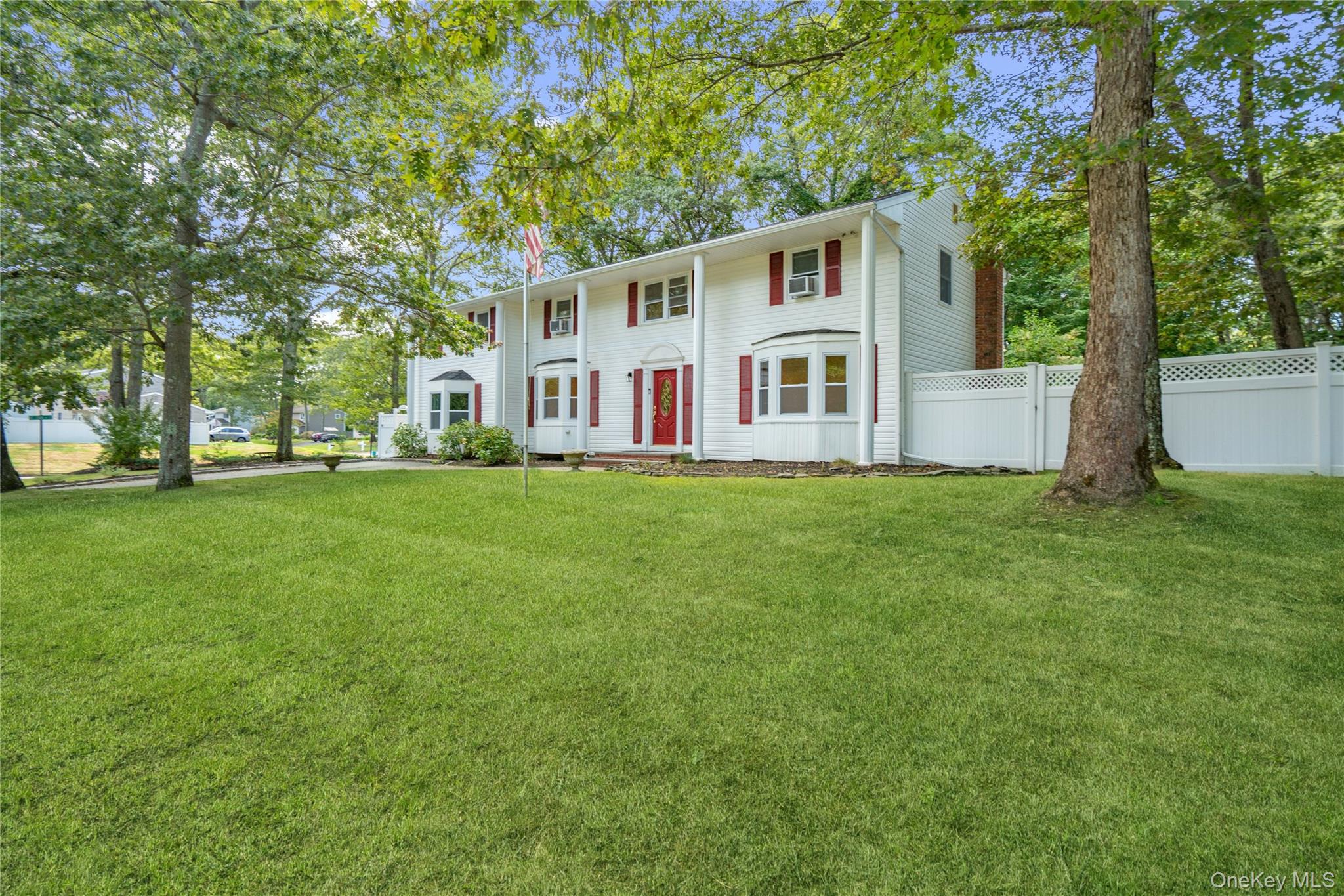 2 Mount Sinai Avenue S