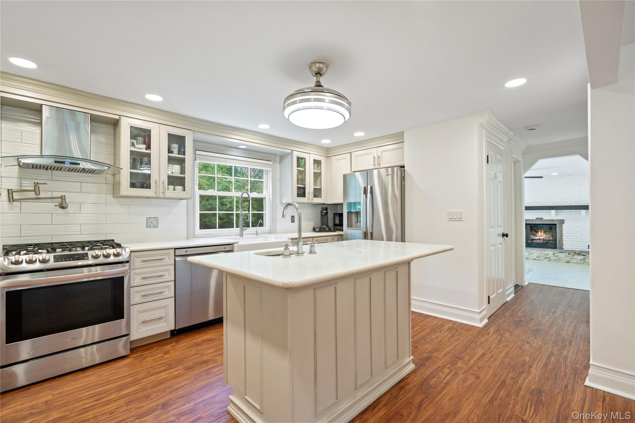 2 Mount Sinai Avenue S