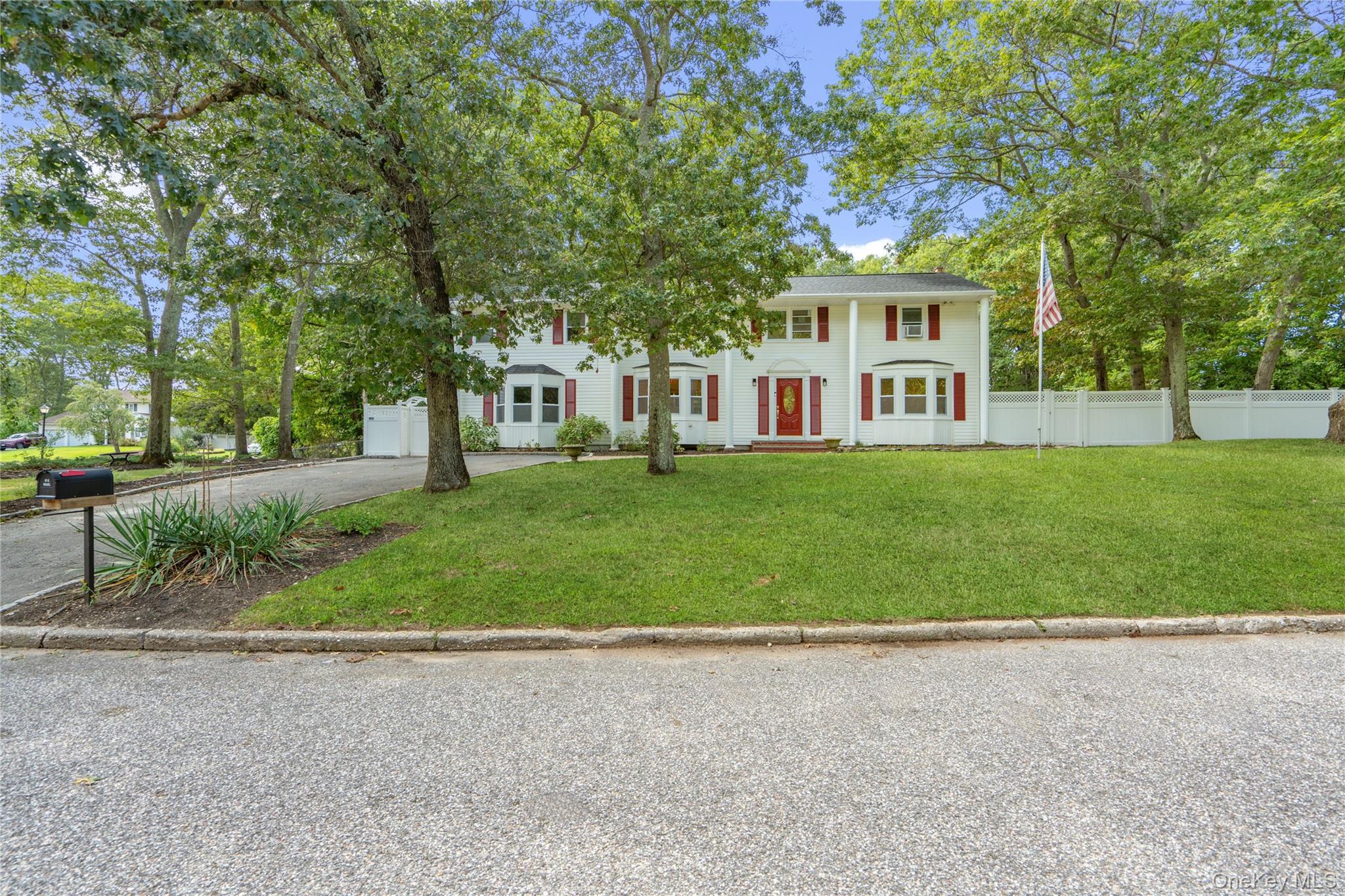 2 Mount Sinai Avenue S