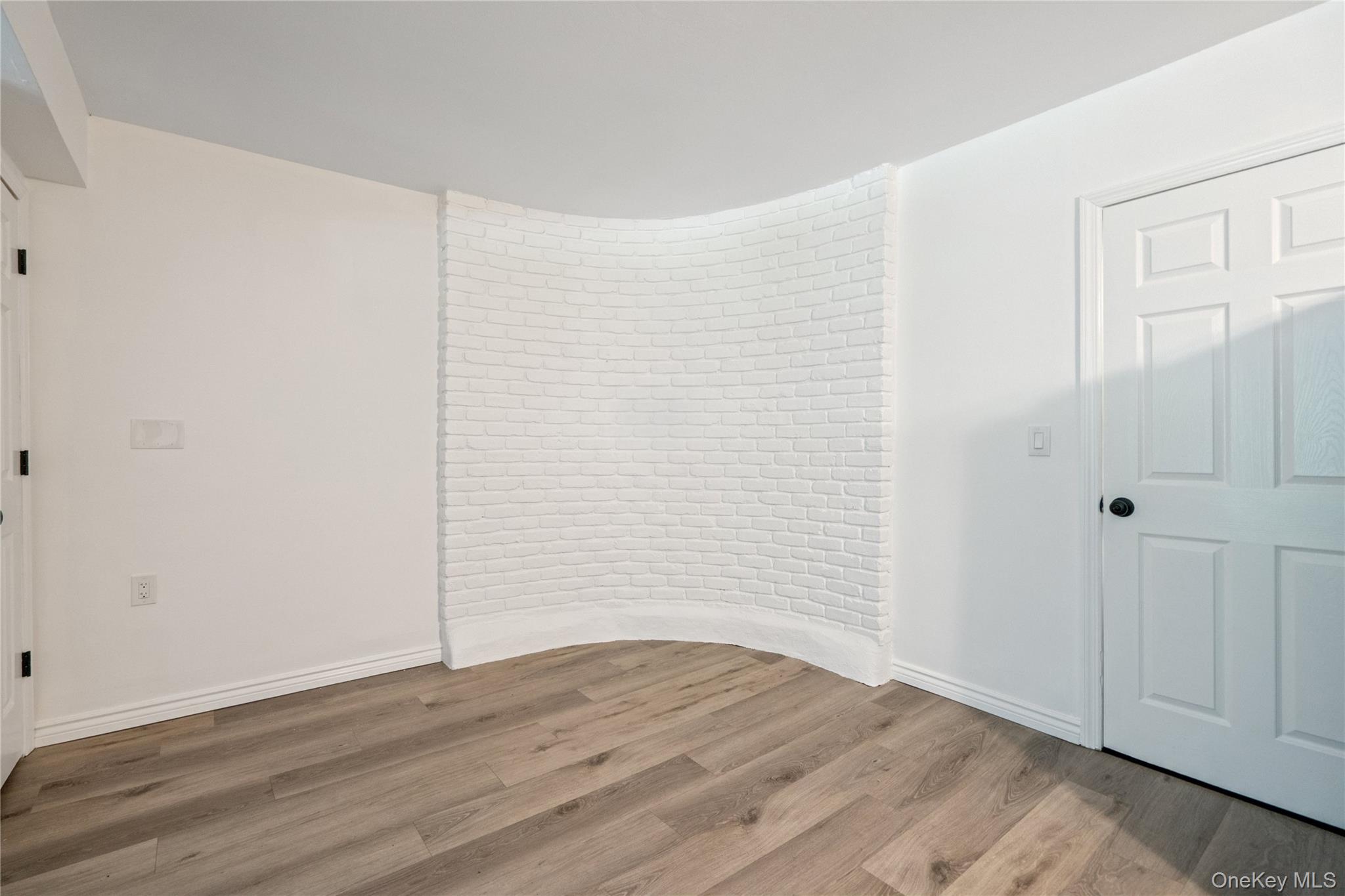 2 Mount Sinai Avenue S