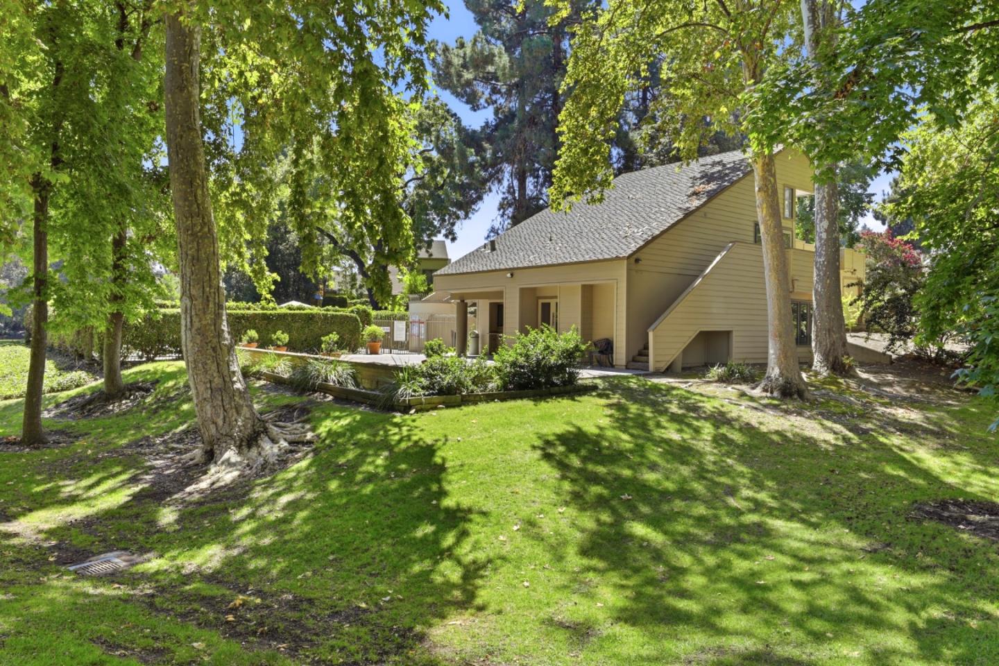 1713 Sandy Creek LN