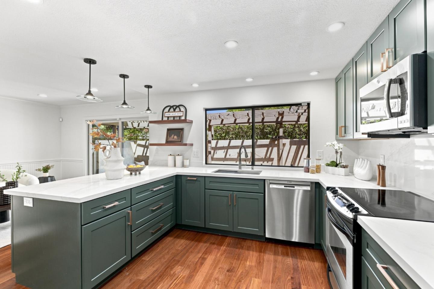 1713 Sandy Creek LN