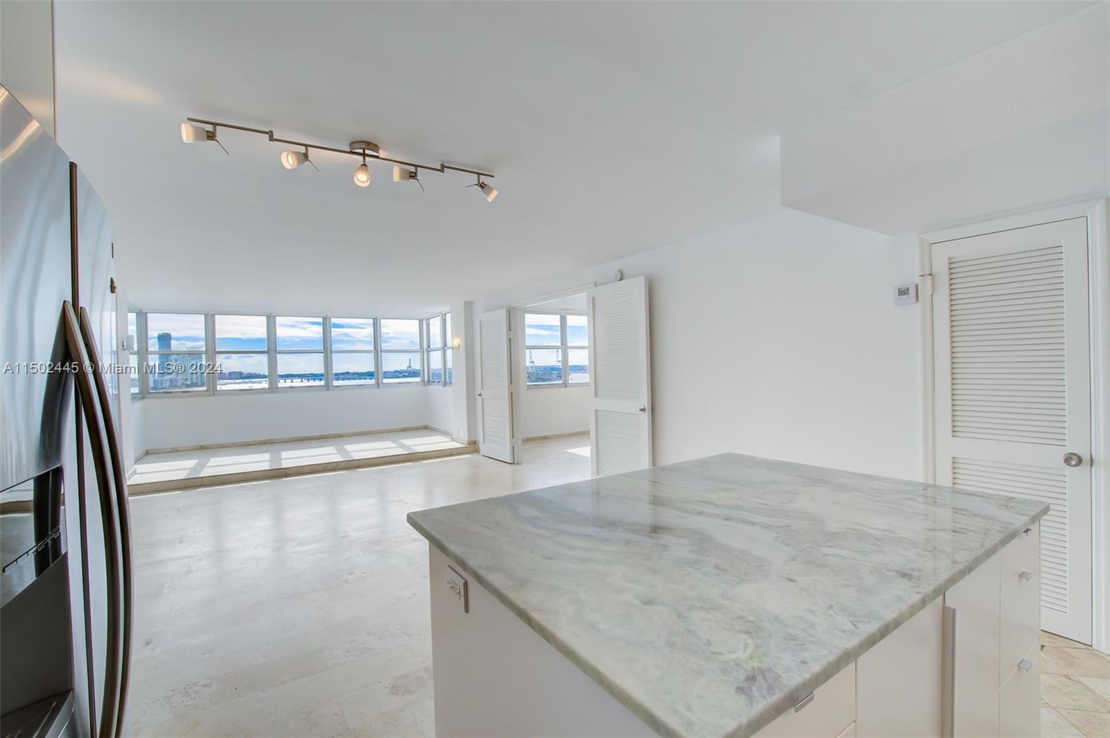 5 Island Ave Unit: 15E