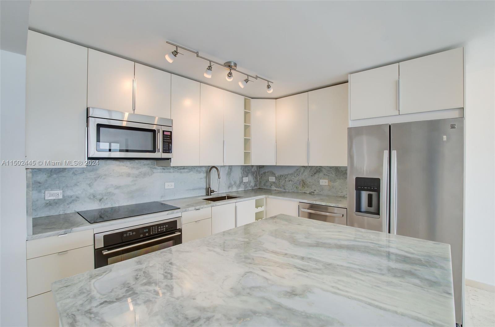 5 Island Ave Unit: 15E