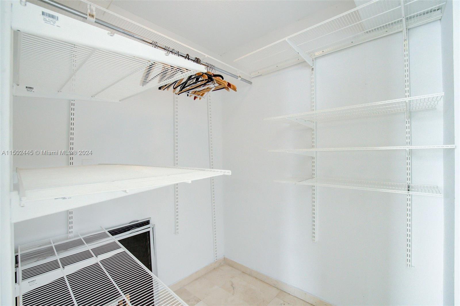 5 Island Ave Unit: 15E