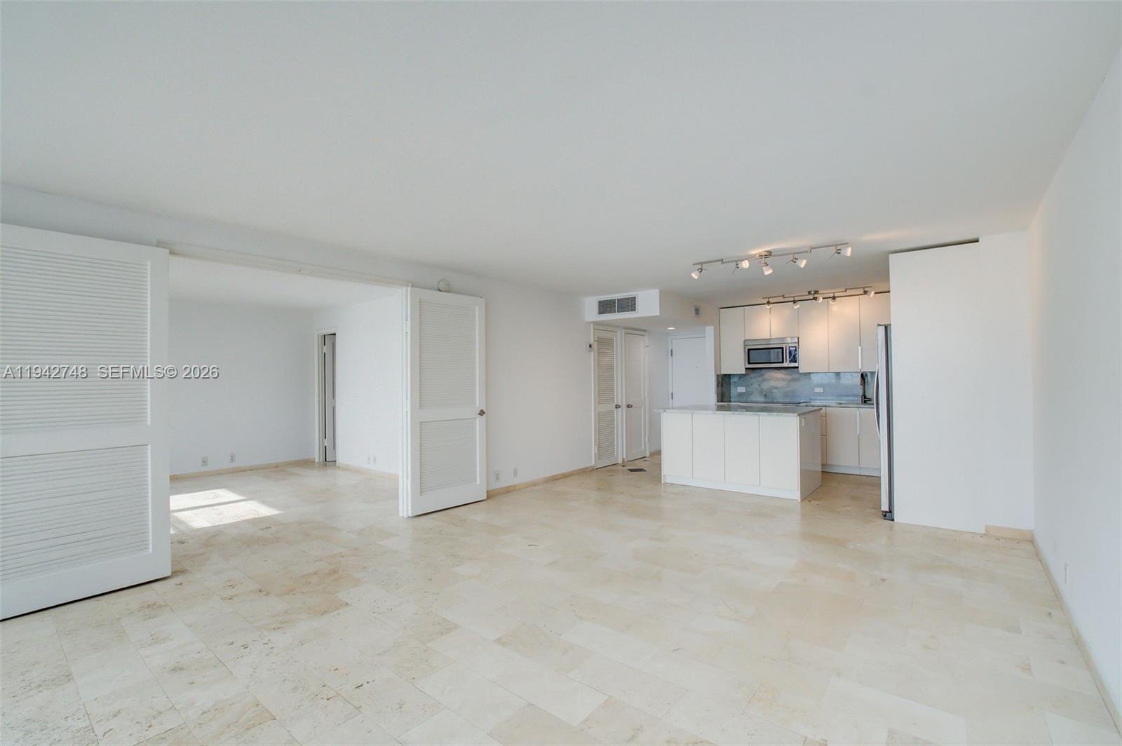 5 Island Ave # 15E
