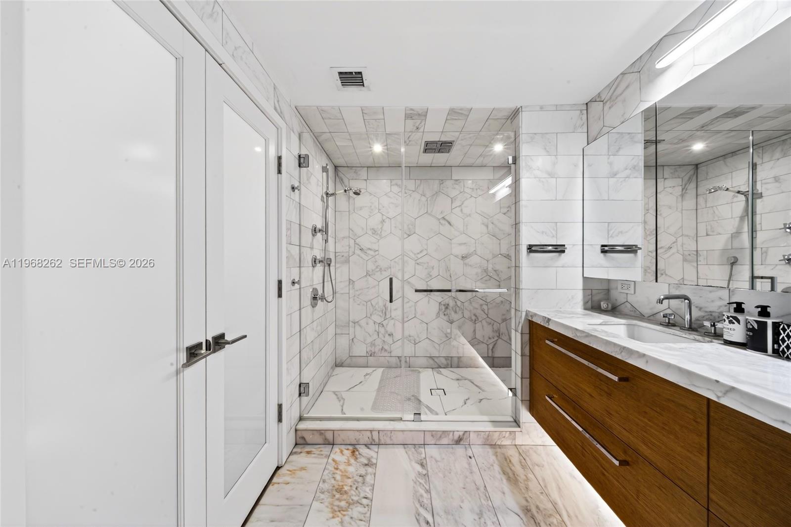 601 NE 36th St # 3407