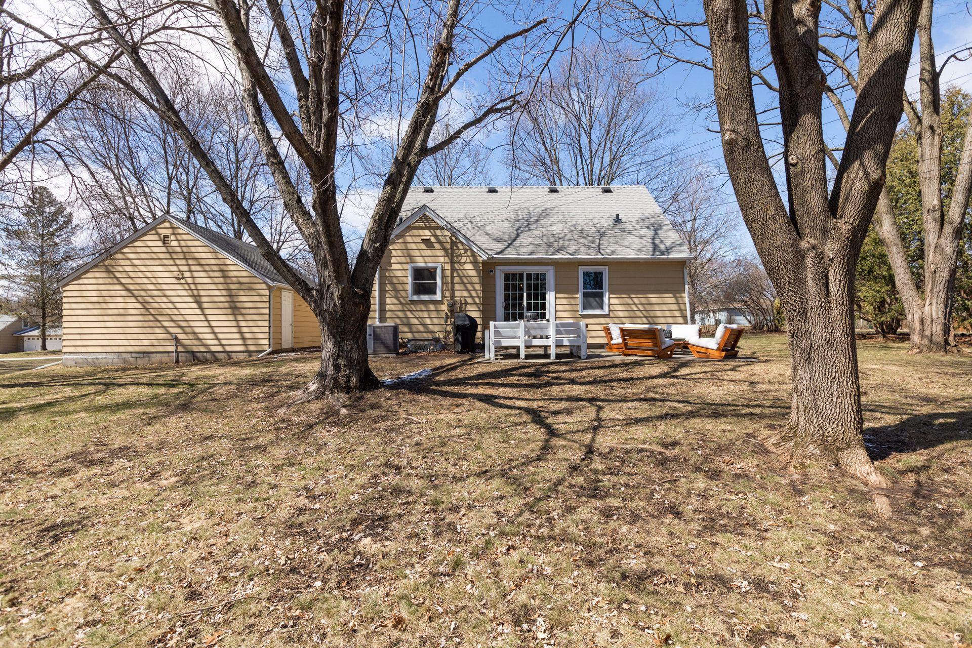 3417 Therese Street