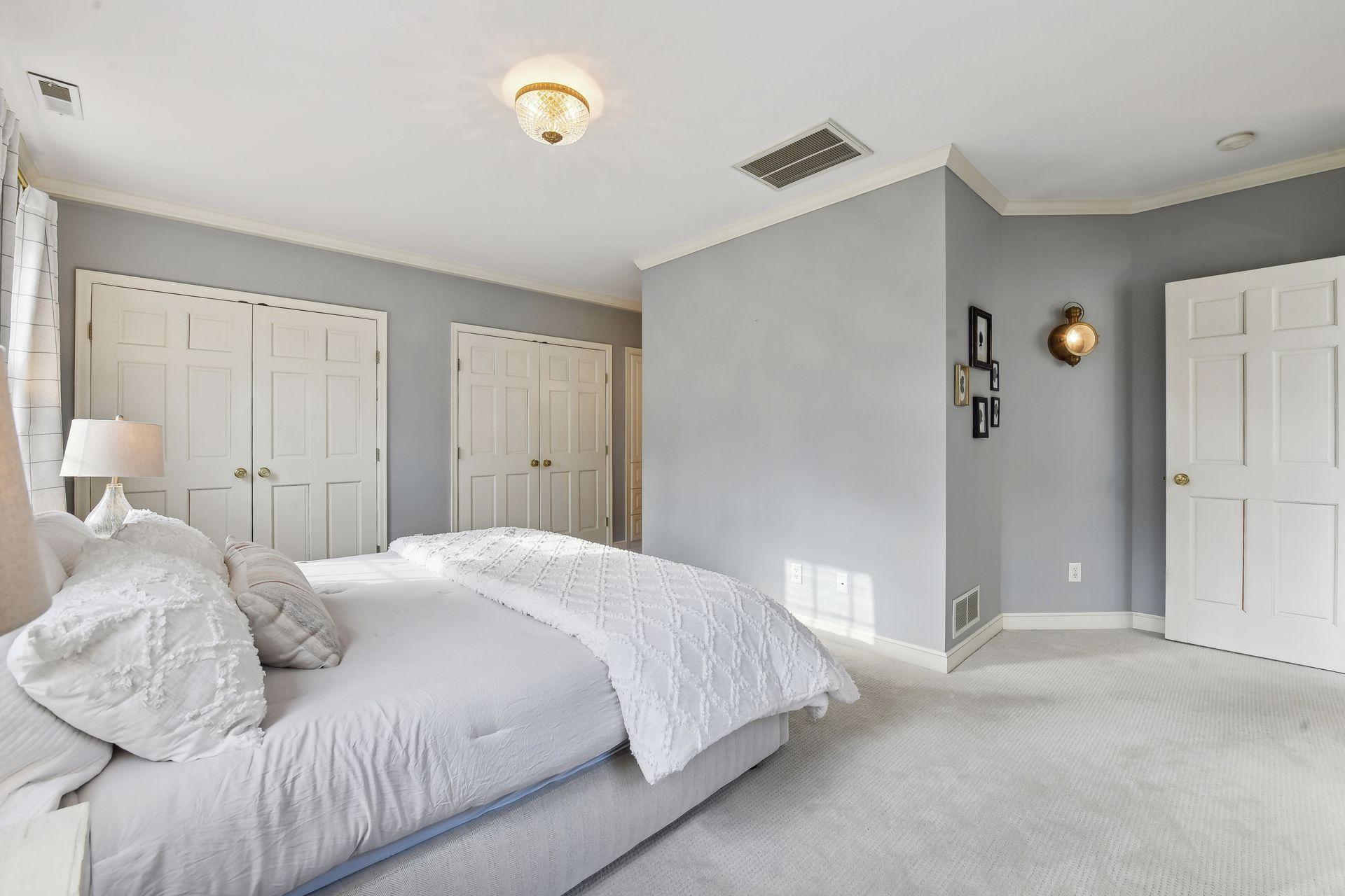 4022 Hillcrest Road
