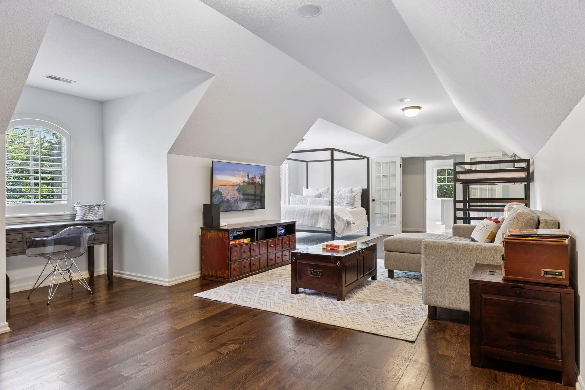 20270 Excelsior Boulevard