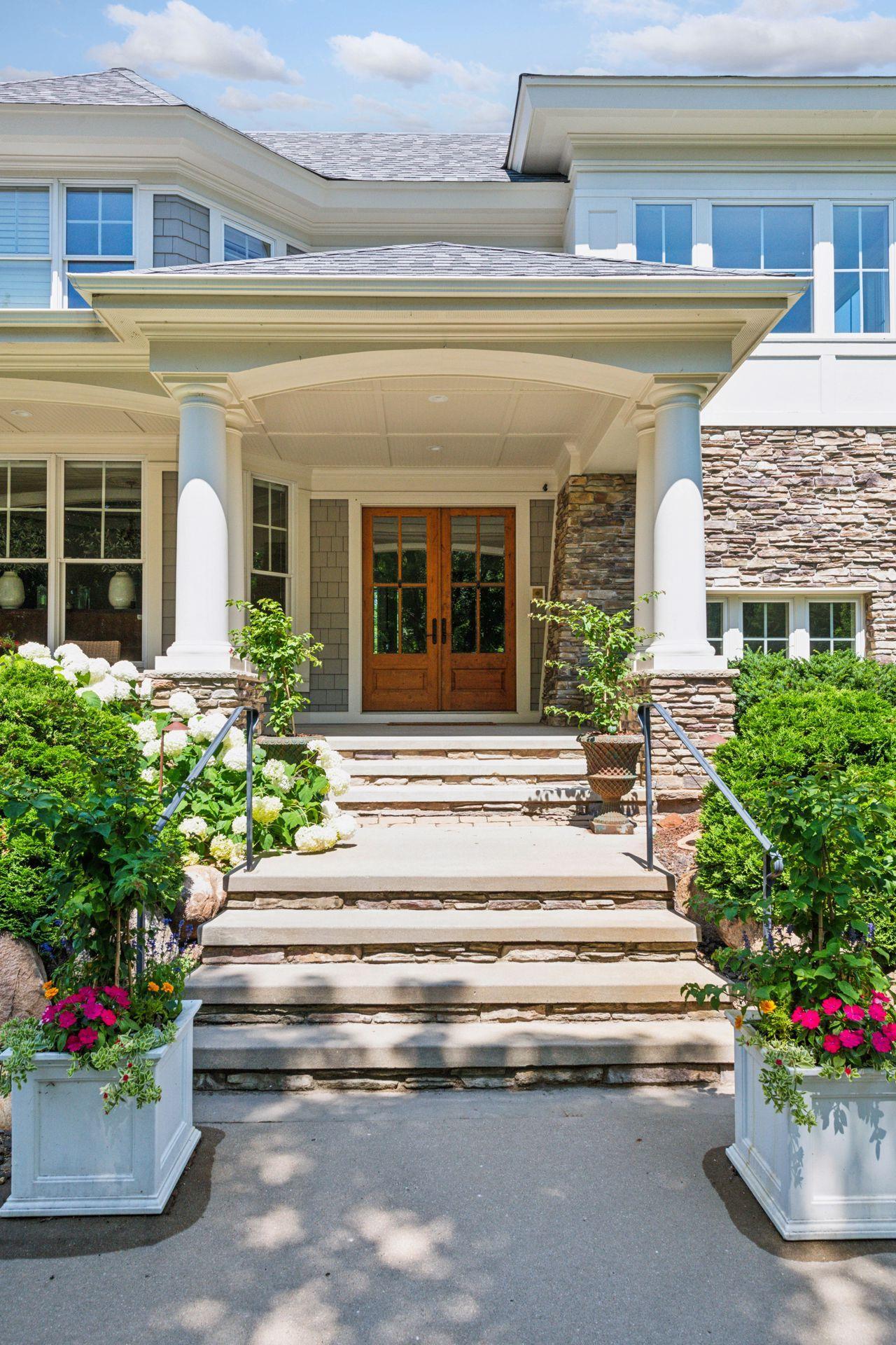 20270 Excelsior Boulevard