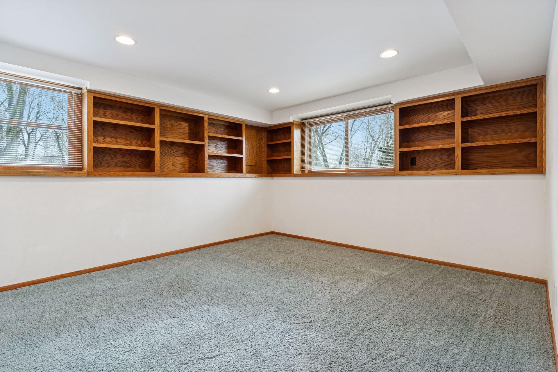 3237 Shores Boulevard