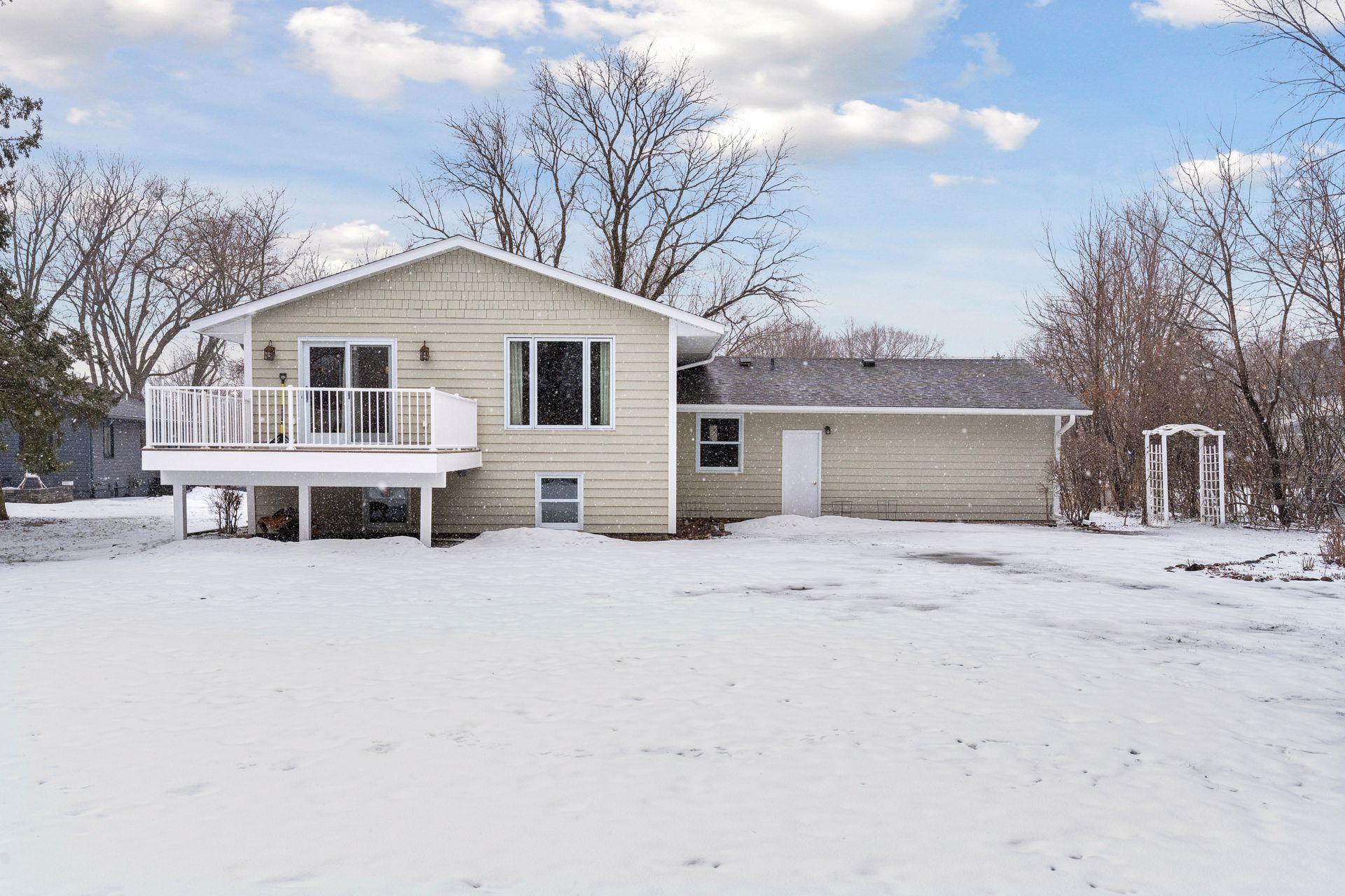 3237 Shores Boulevard