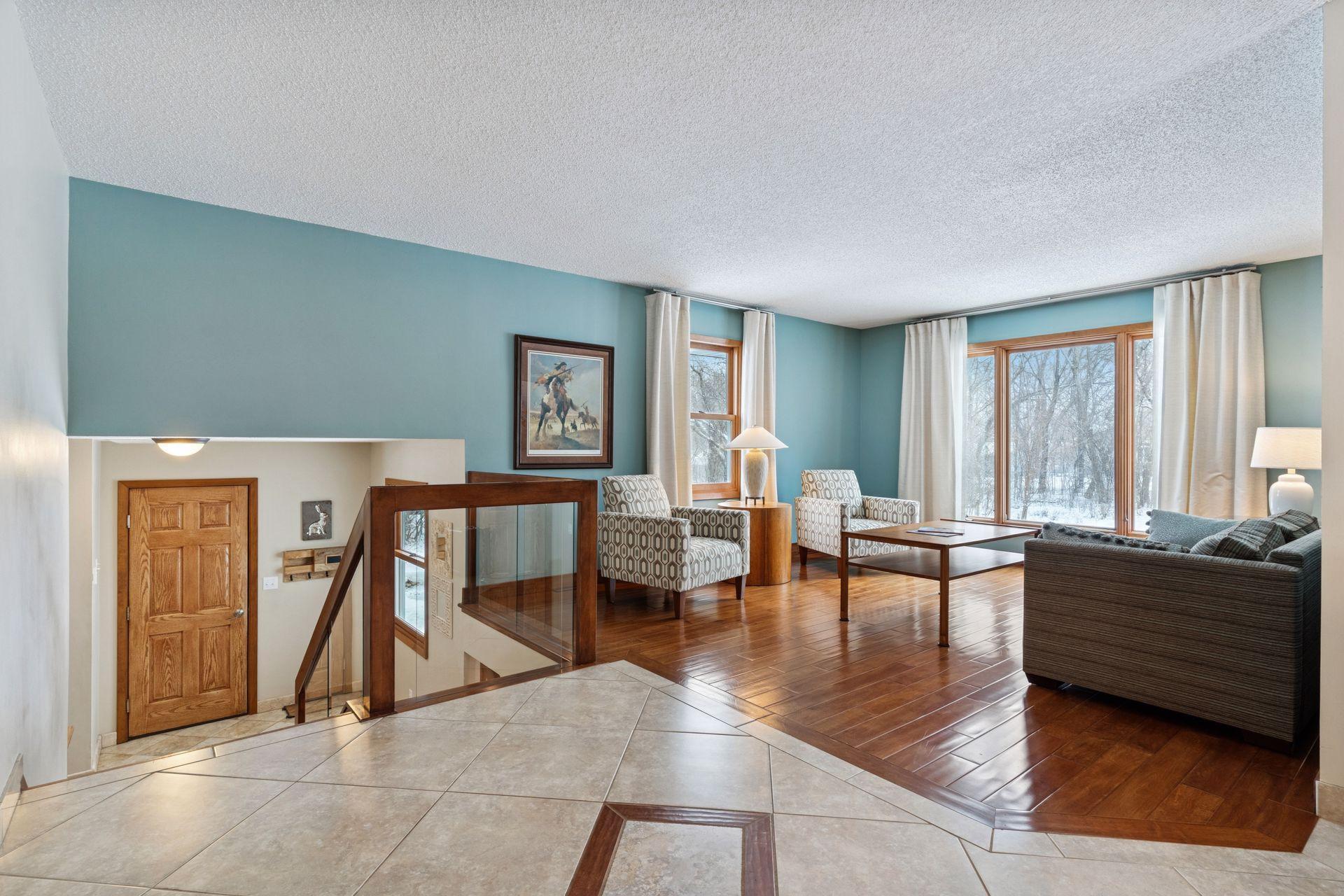 3237 Shores Boulevard