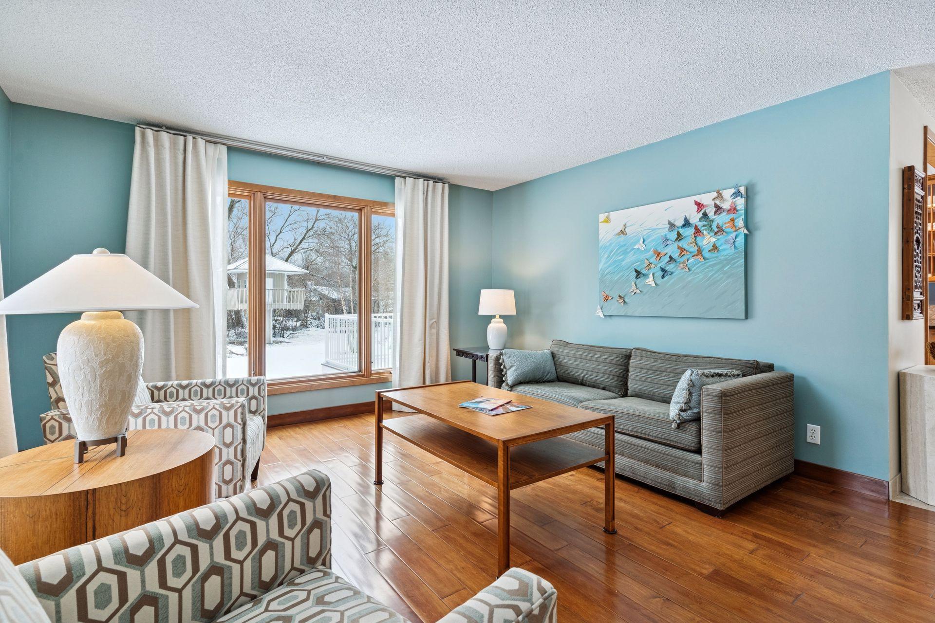 3237 Shores Boulevard